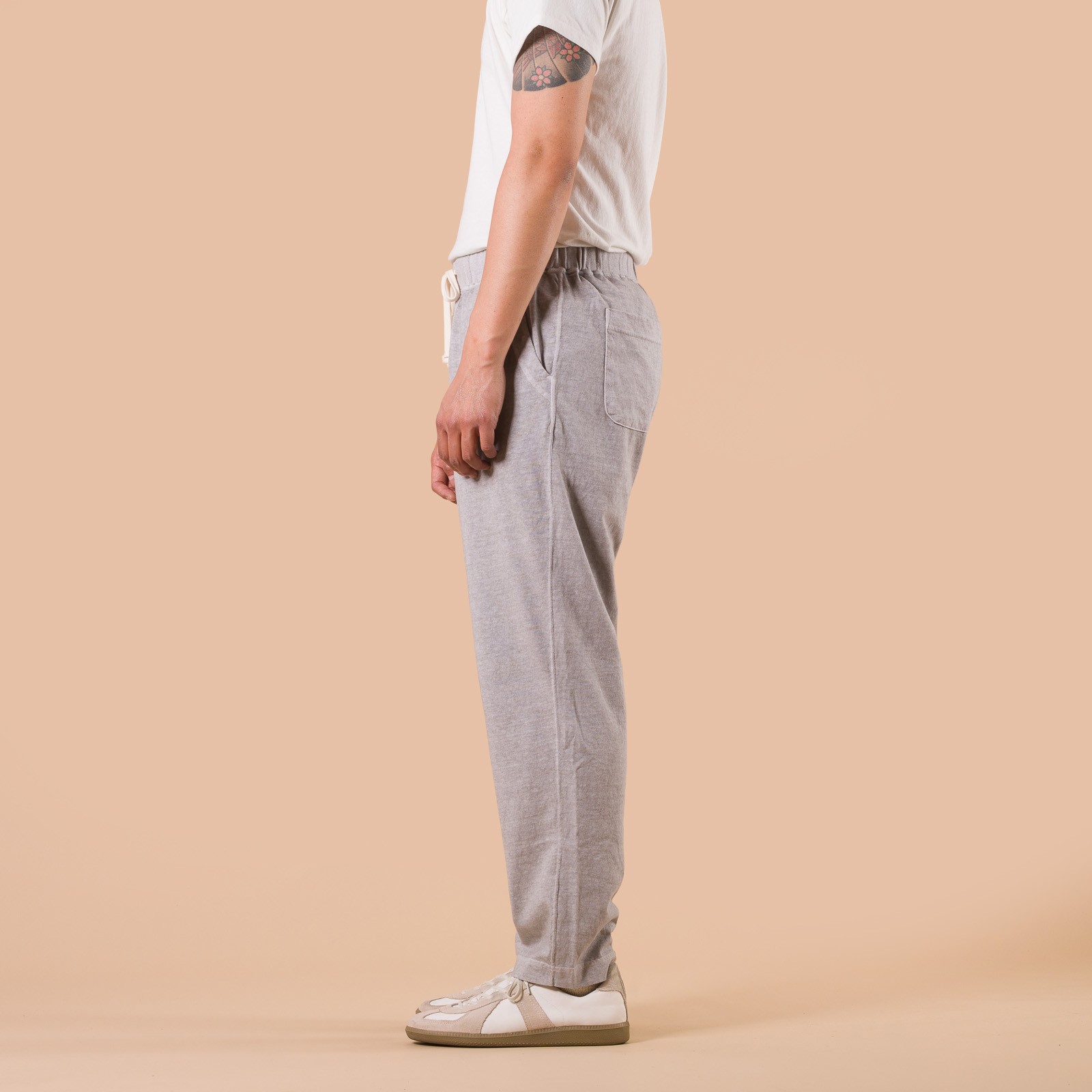Image-Flâneurs_GOOD ON / Tee Pants p-Ash profil