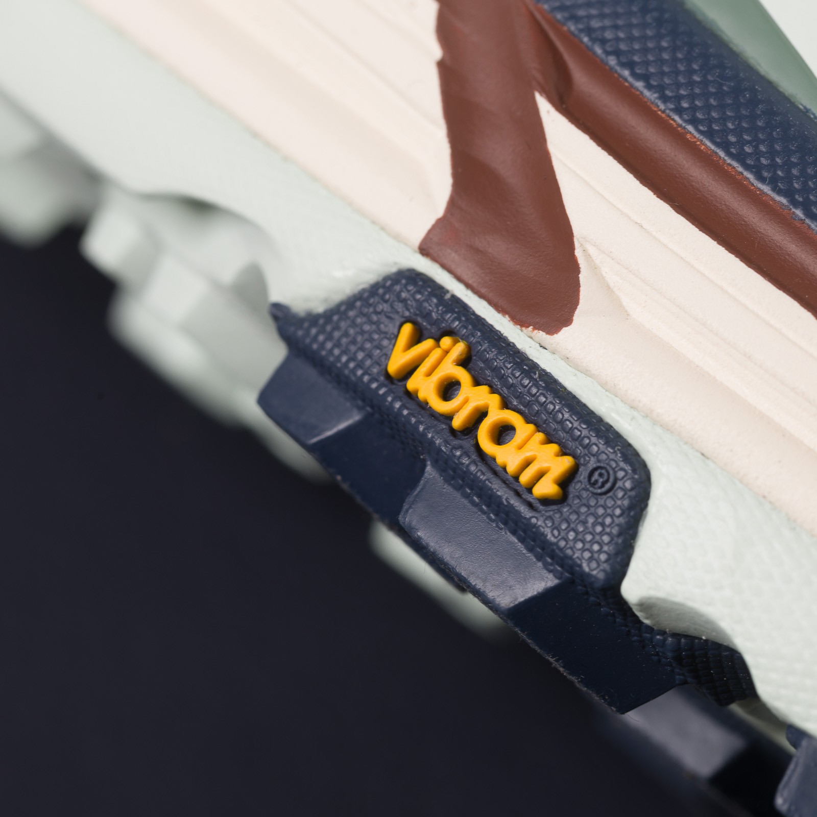 image flâneurs HOKA / Mafate Three 2 Wordmark Fern/Varsity Navy détail 2