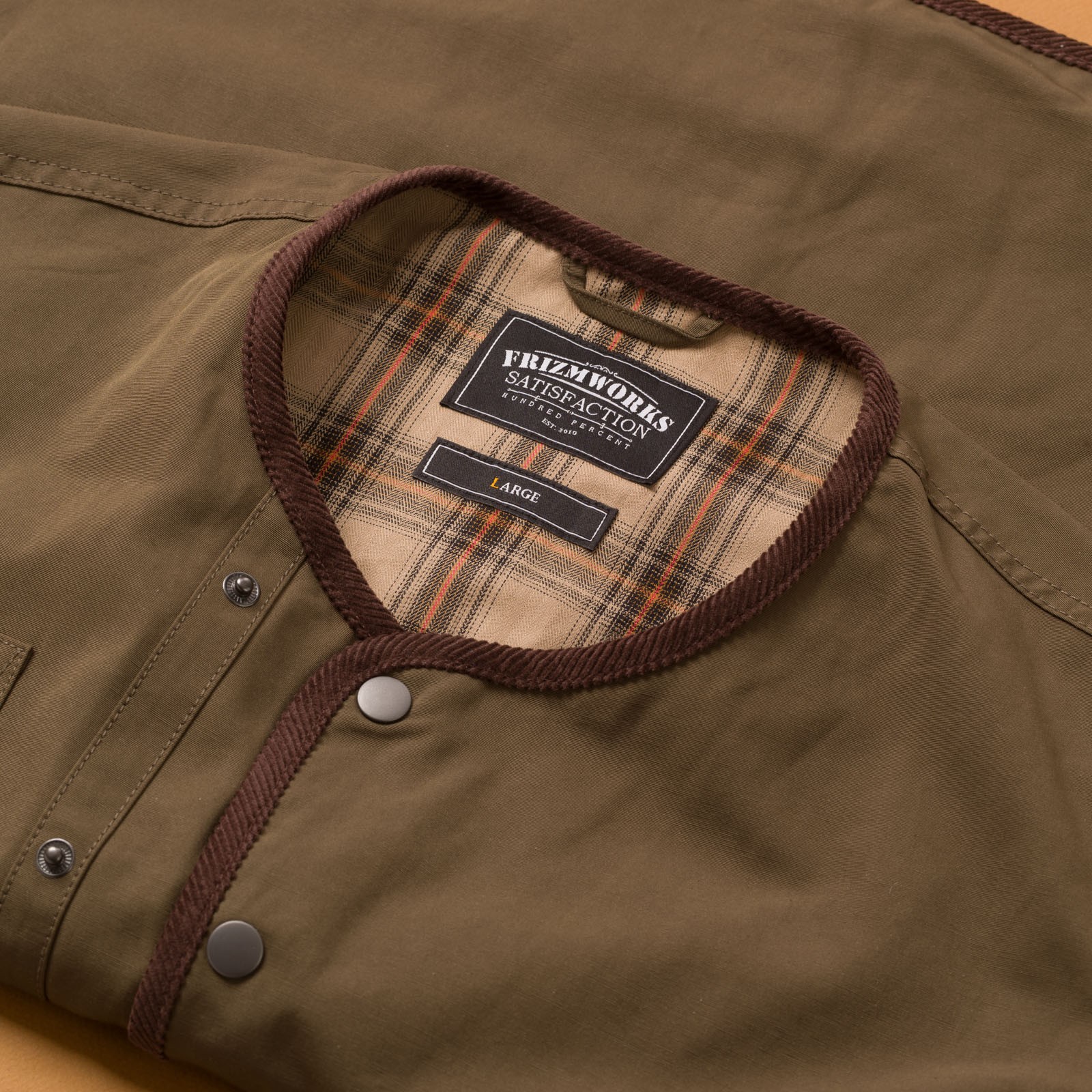 image flâneurs FRIZMWORKS / Heritage Hunting Vest olive de de détail col