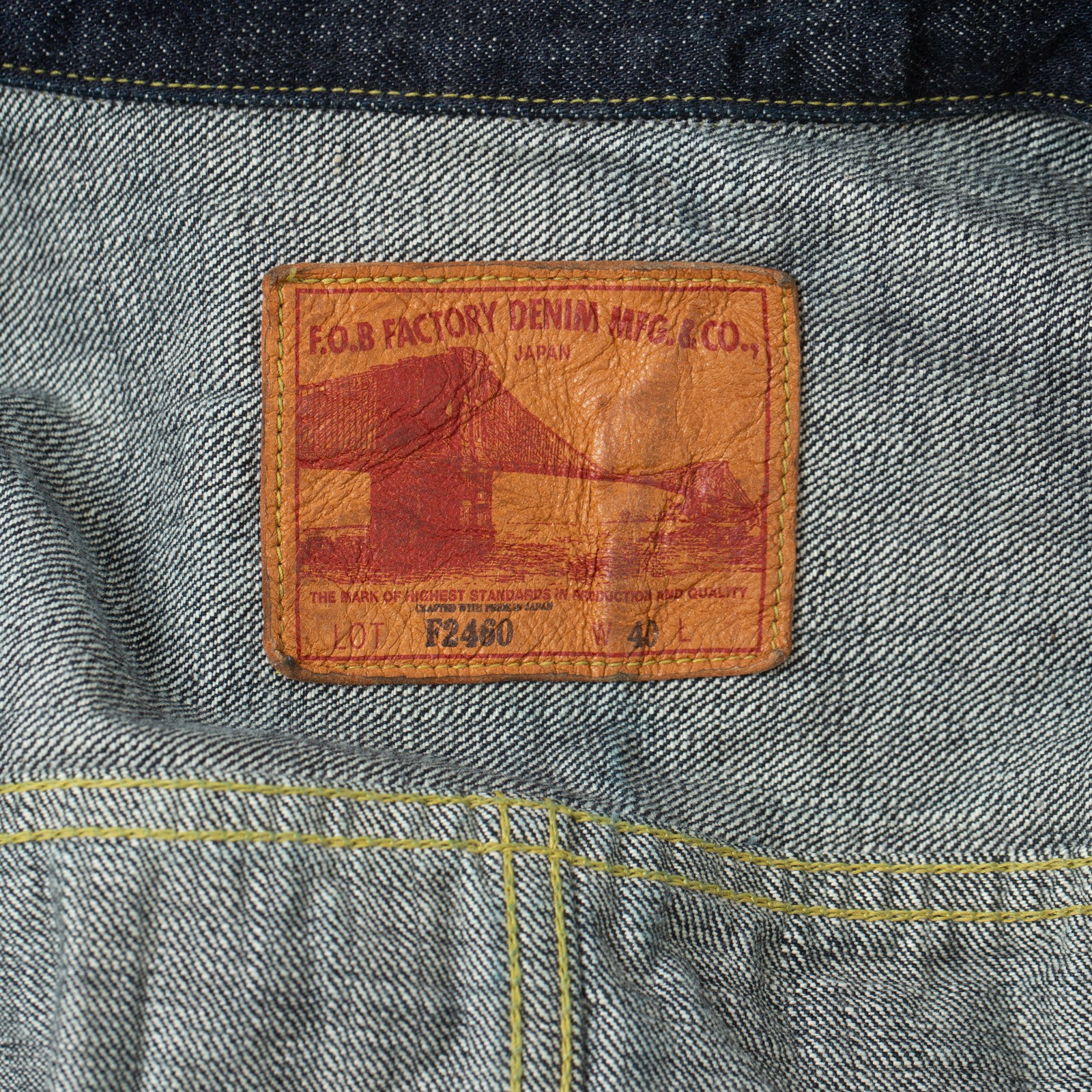 detail patch cuir flaneurs FOB FACTORY  F2460 14oz WWII Denim Blouse (6)
