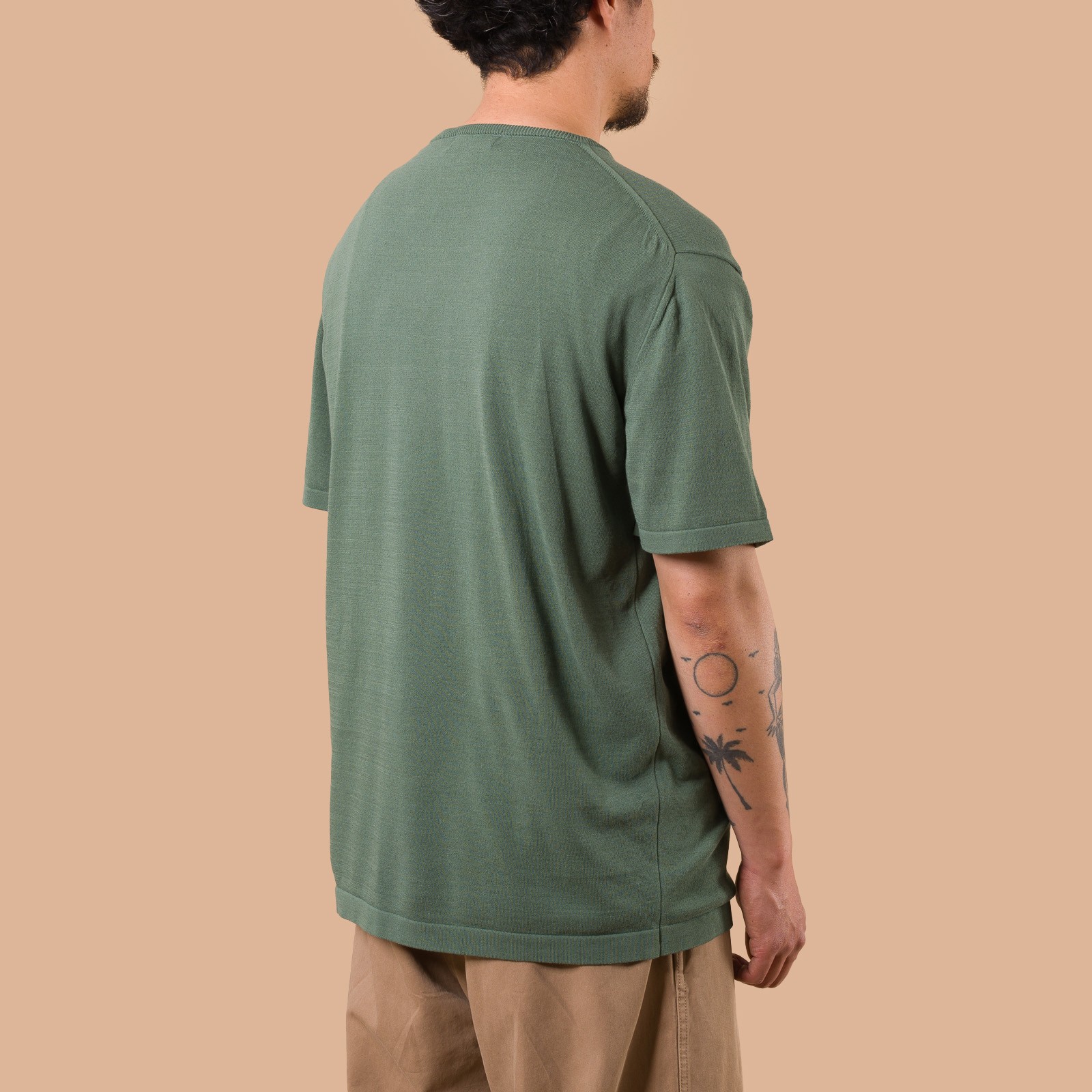 image flâneurs MOONCASTLE / Ice Cotton Relax Crewneck Olive de dos