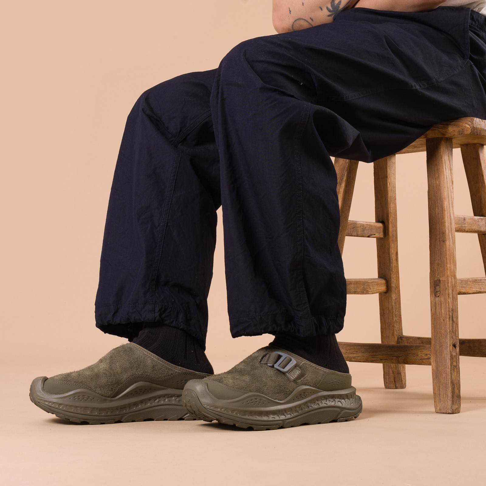 image flâneurs HOKA / Ora Primo EXT Antique Olive/Antique Olive porté 3