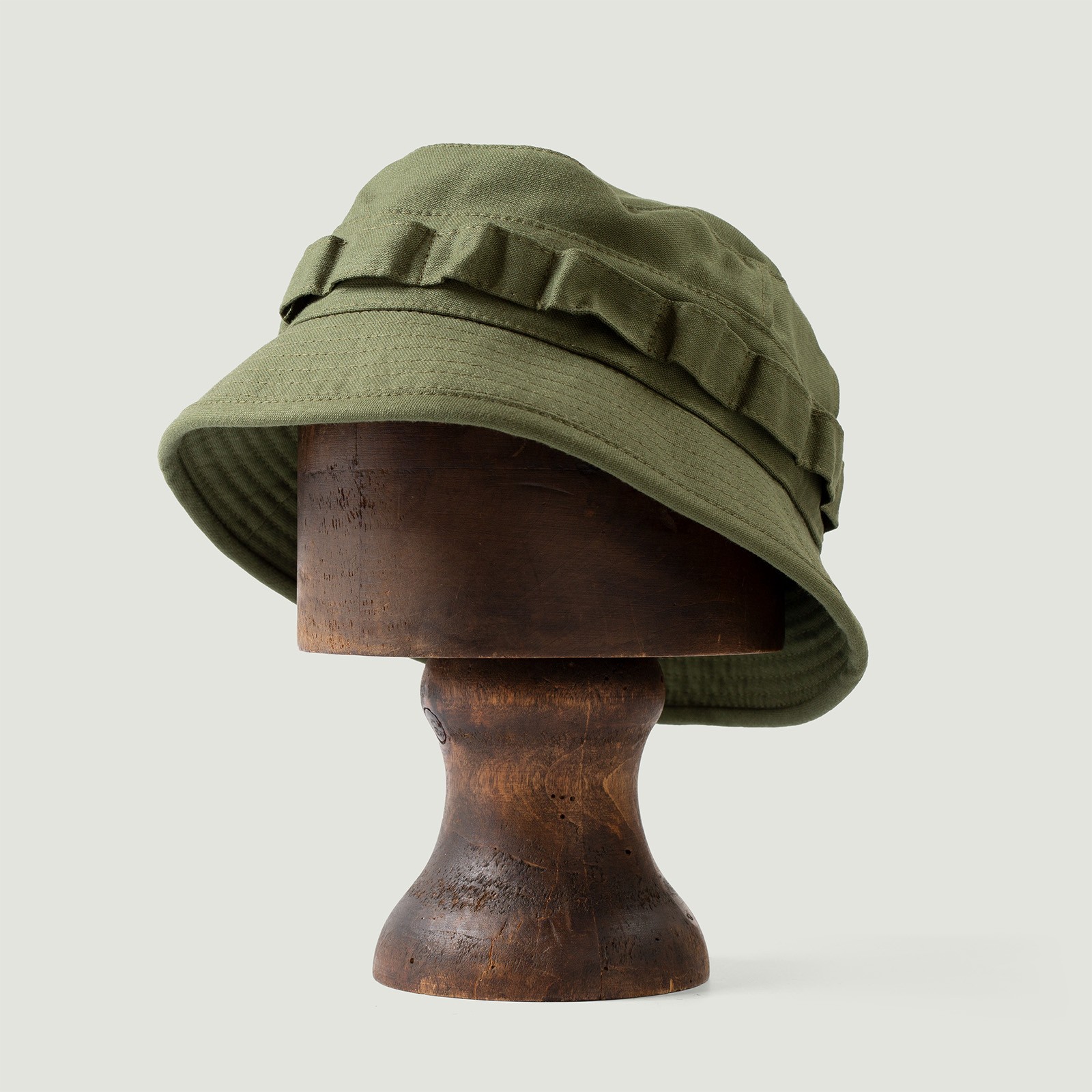 Vignettes flaneurs BEAMS PLUS chapeau Jungle Hat Back Satin Olive Green