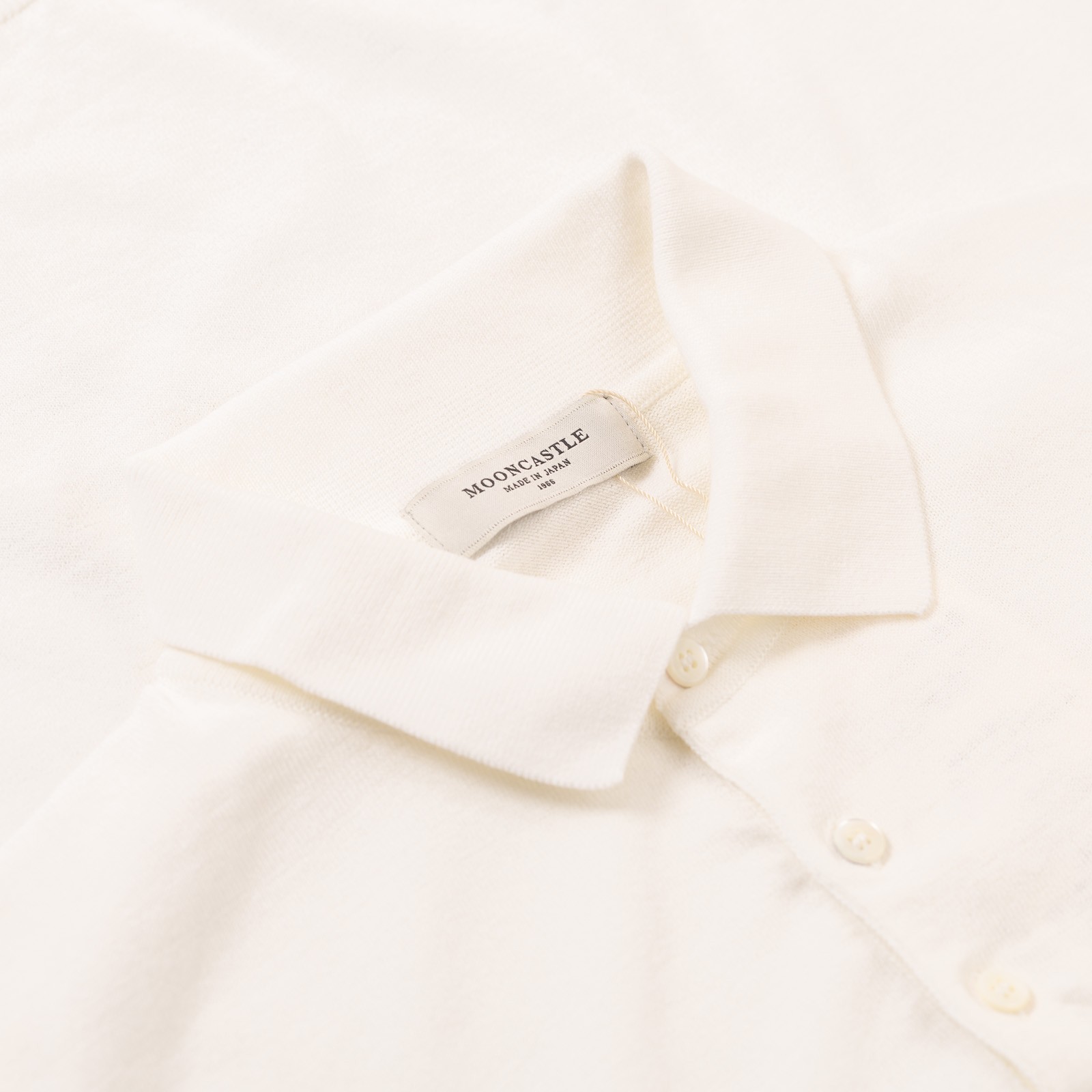 image flâneurs MOONCASTLE / Ice Cotton Long Poloneck Off White détail col