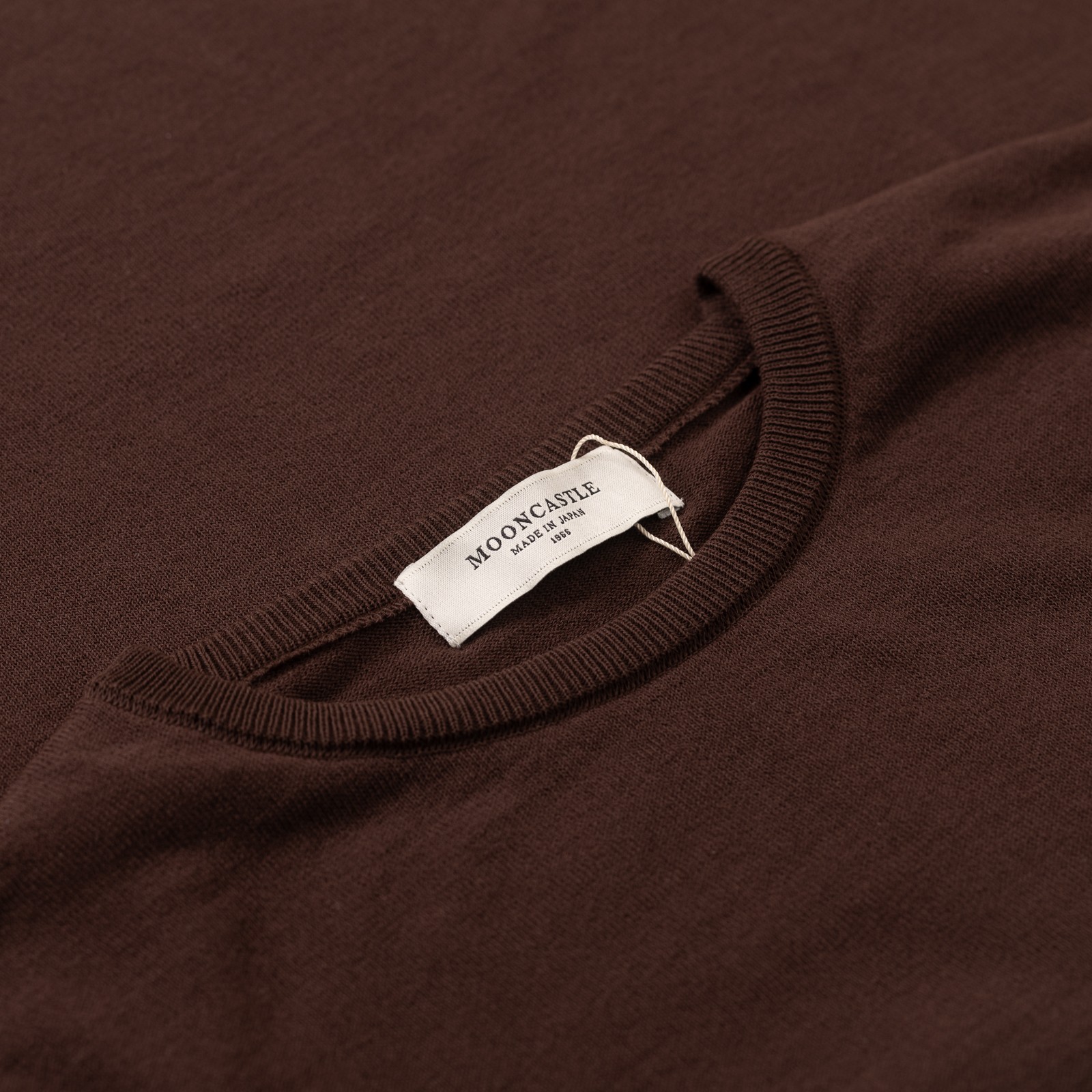 image flâneurs MOONCASTLE / Ice Cotton Relax Crewneck Brown détail col