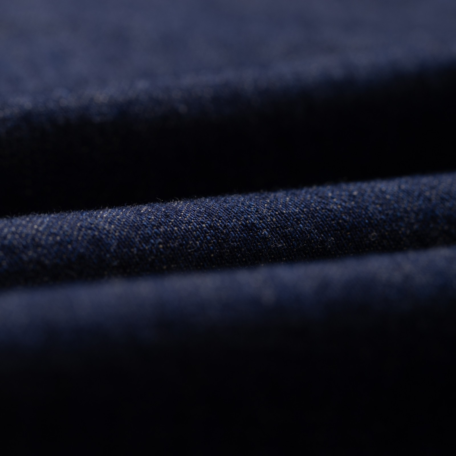 Image-Flâneurs_BEAMS PLUS / MIL Trousers Denim 8oz Indigo détail matière