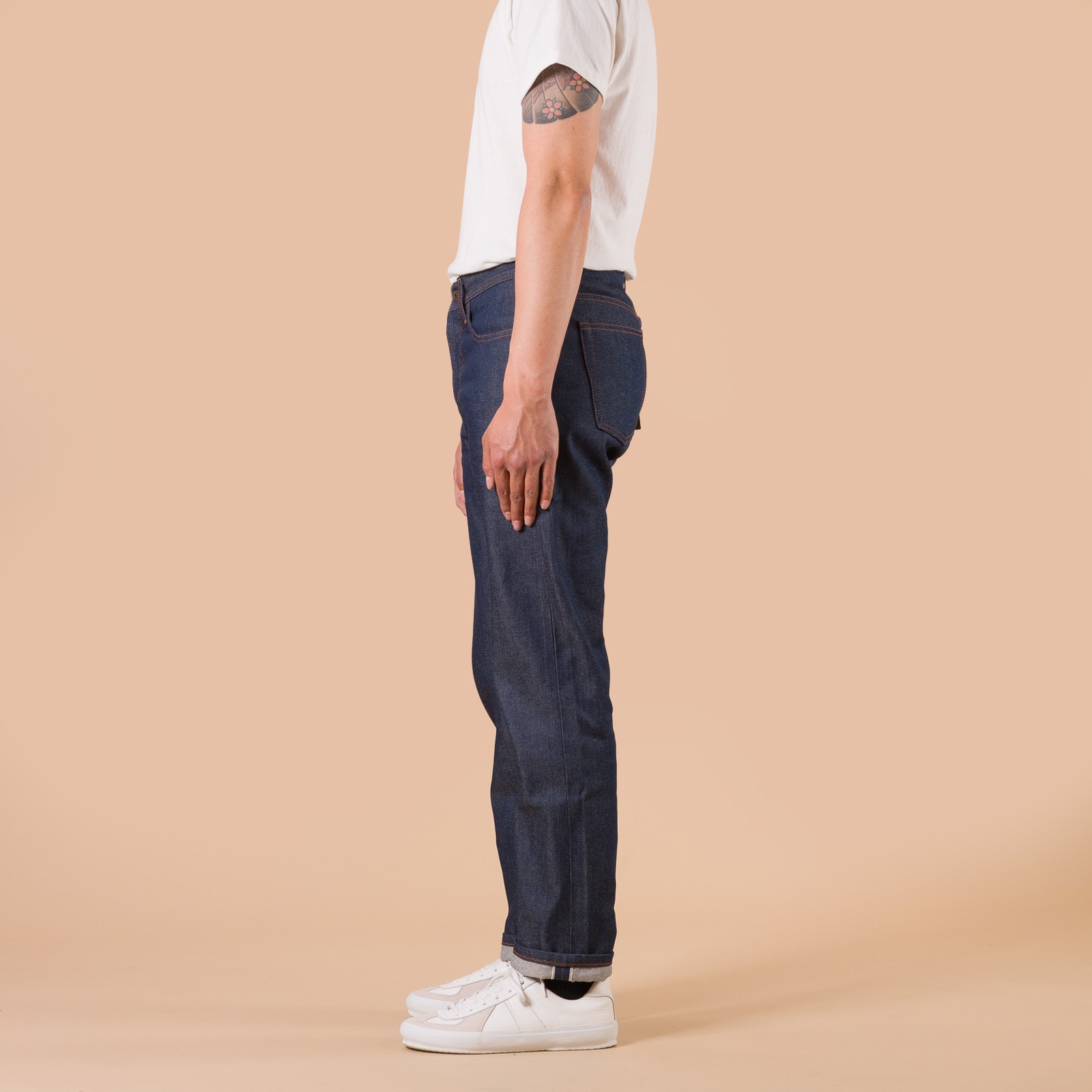 flâneurs NAKED & FAMOUS WeirdGuy Natural Indigo Selvedge porté de côté