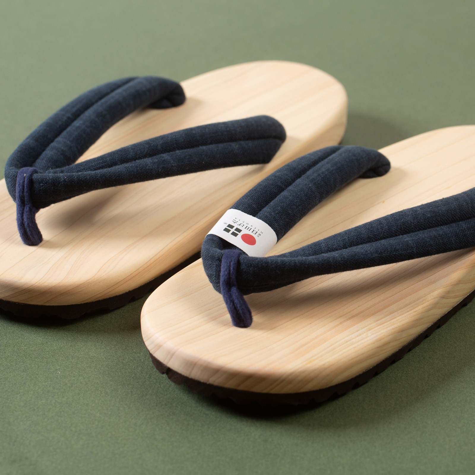 flaneurs BEAMS JAPAN Wooden Geta Sandal Navy