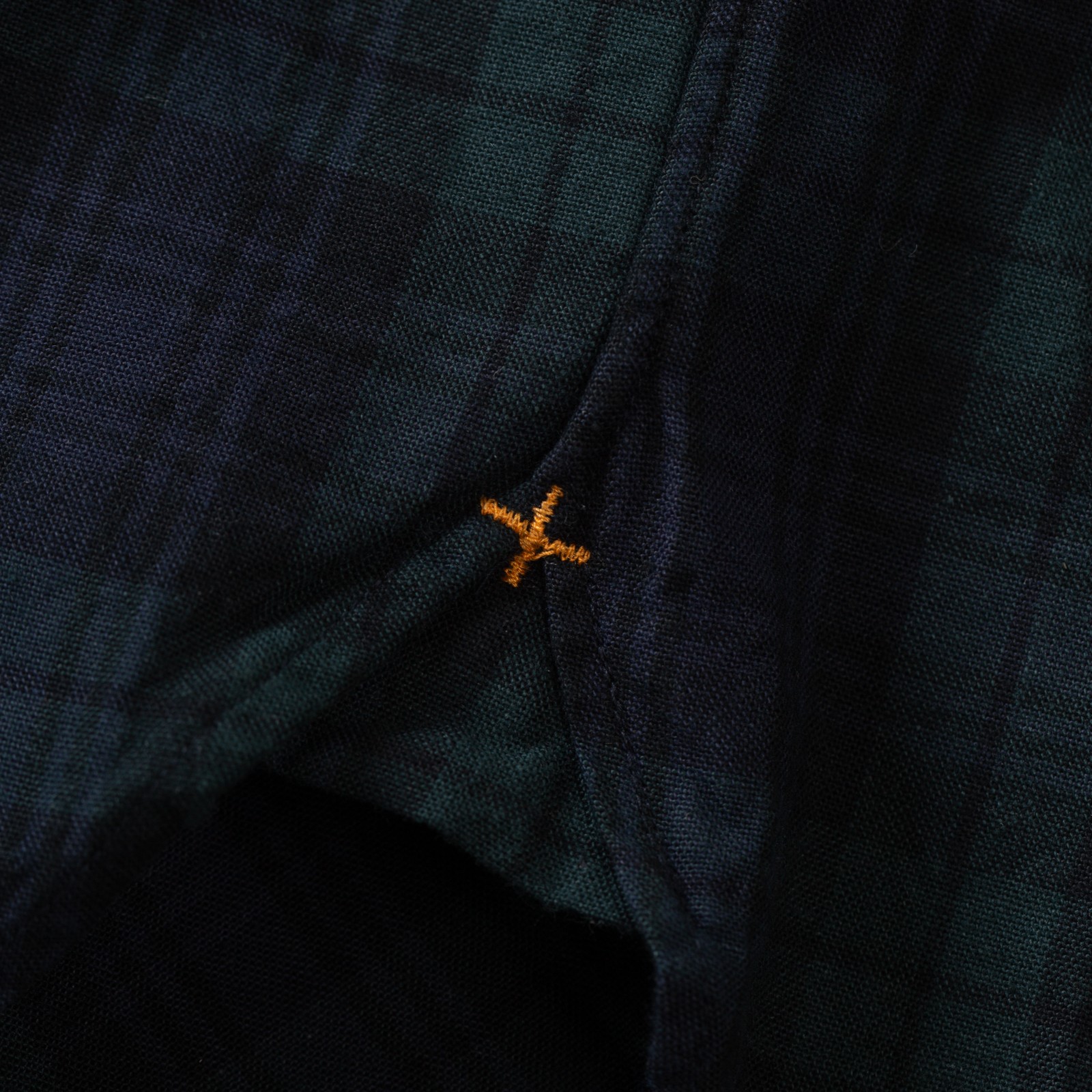 détail BEAMS PLUS  B.D. Short Sleeve Indigo Yarn Tartan Black Watch (1)