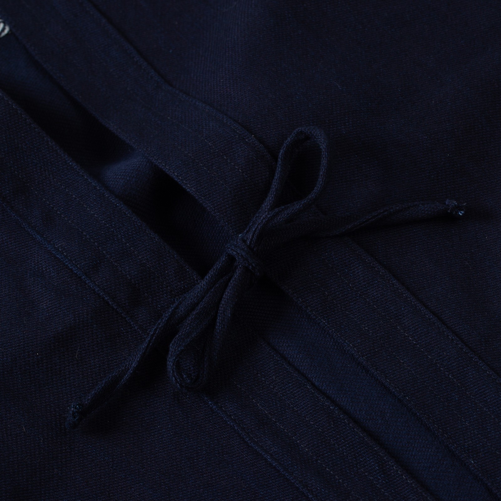 détails NAKED & FAMOUS  Kimono Shirt Maekake Dobby Indigo (3)