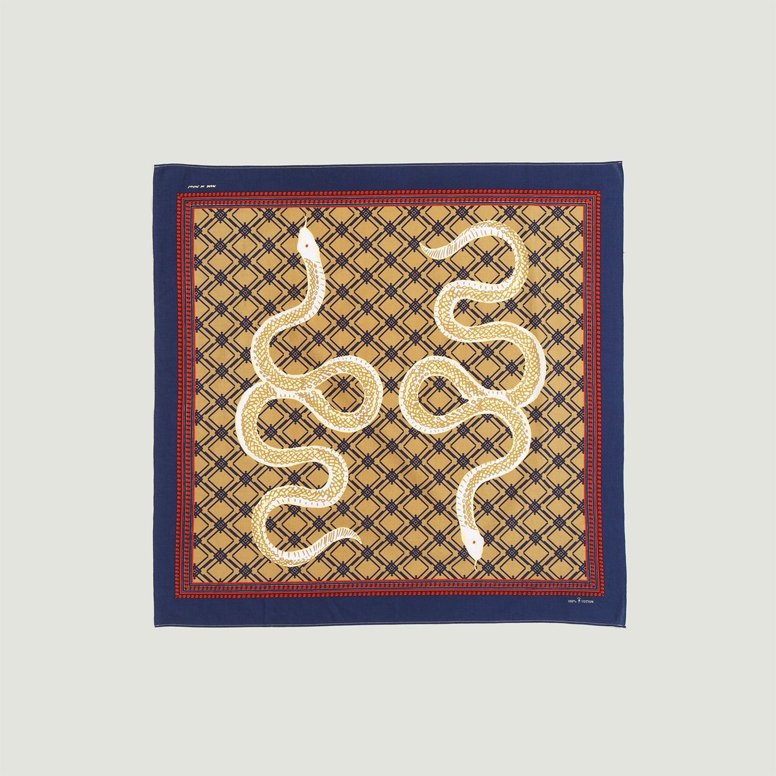 Vignette flaneurs ONE EAR BRAND  Shirohebi Bandana Estate