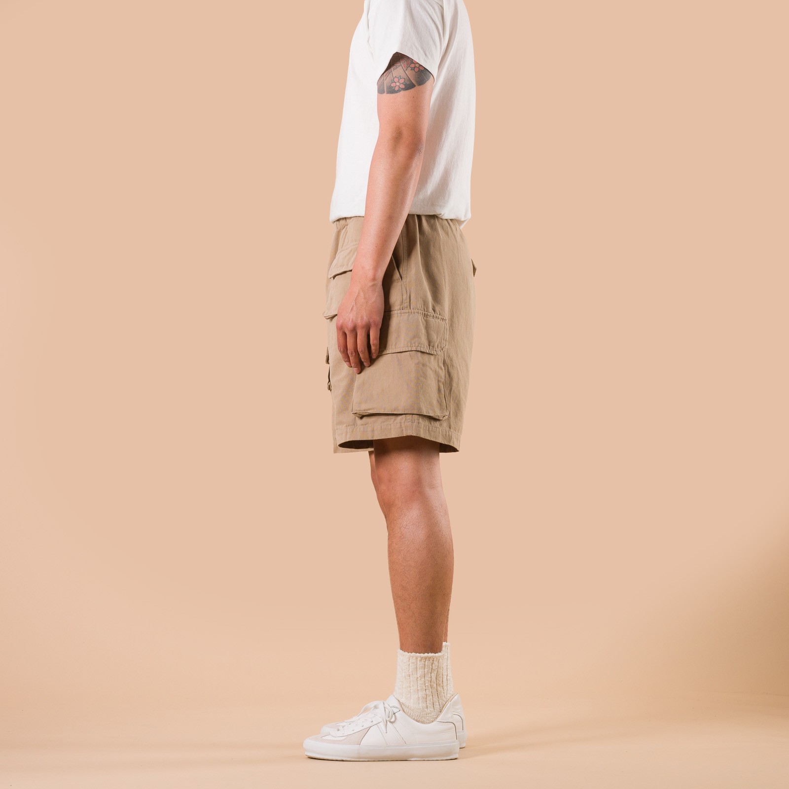 image flâneurs FRIZMWORKS / Back Satin Essential Fatigue Shorts Beige profil