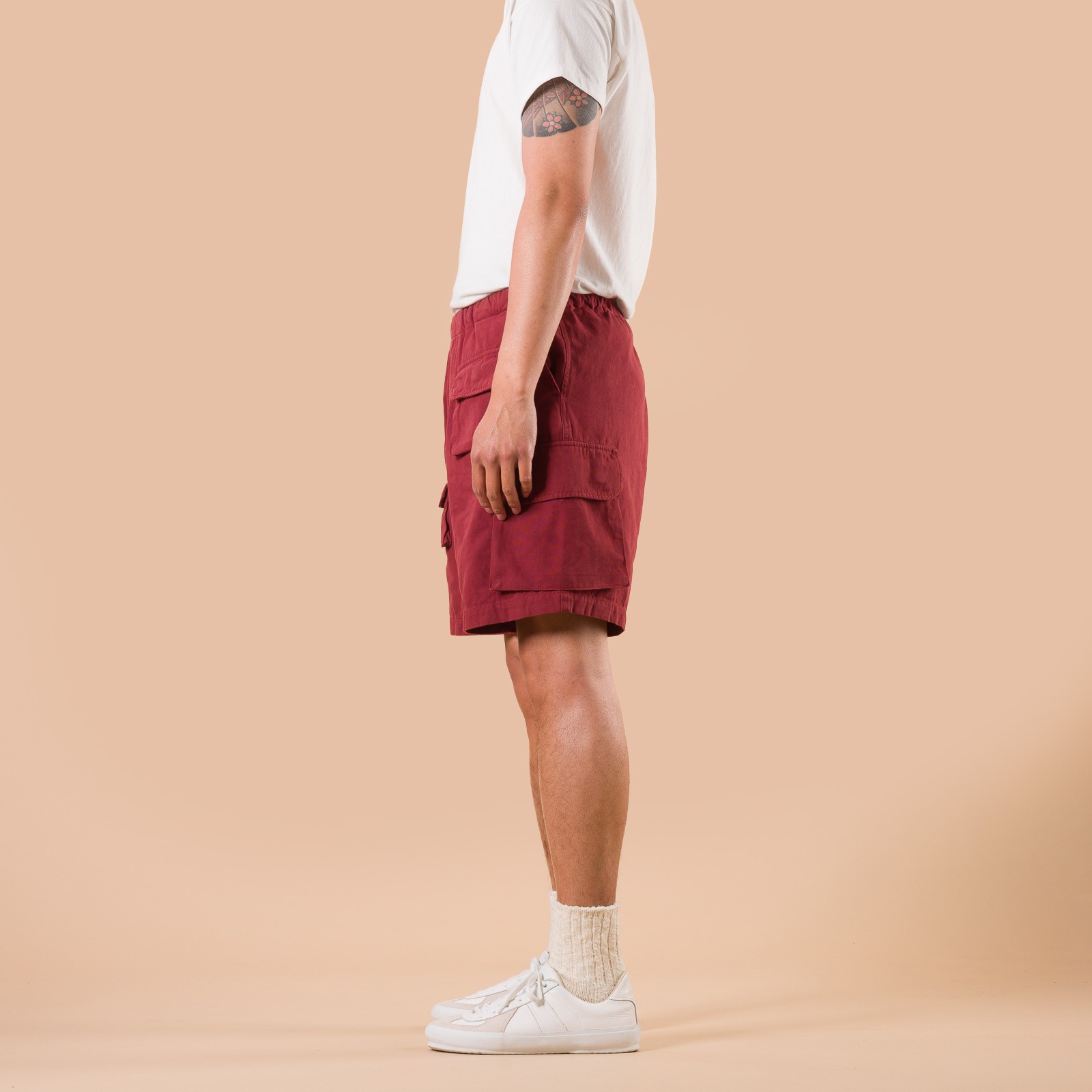 image flâneurs FRIZMWORKS / Canvas Multi Pocket Shorts Burgundy de profil