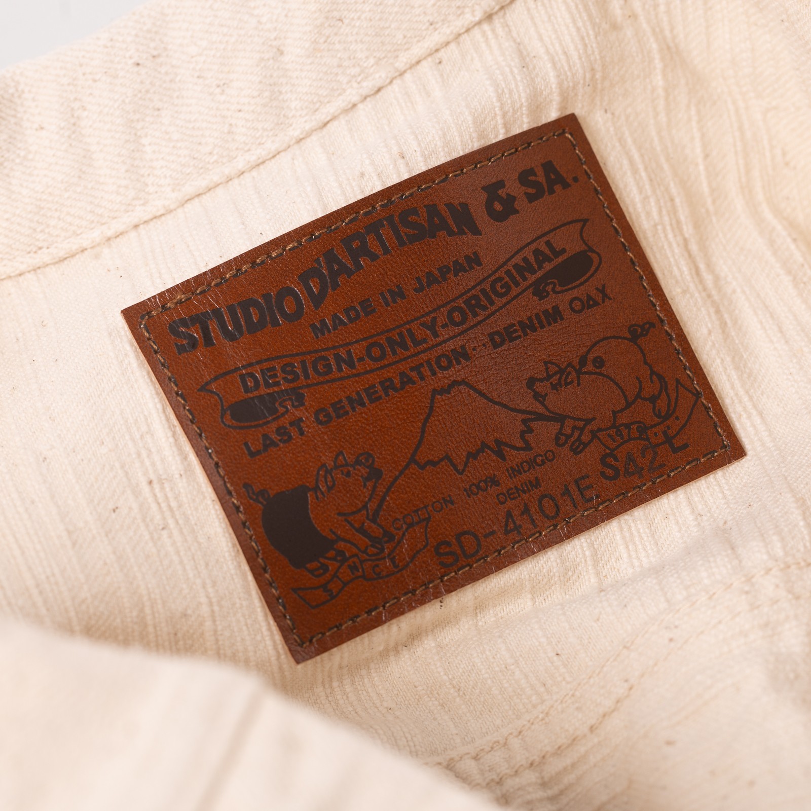 image flâneurs STUDIO D'ARTISAN / SD-4101E 15oz GL3 Selvedge Denim Type I Jacket Ecru détail patch