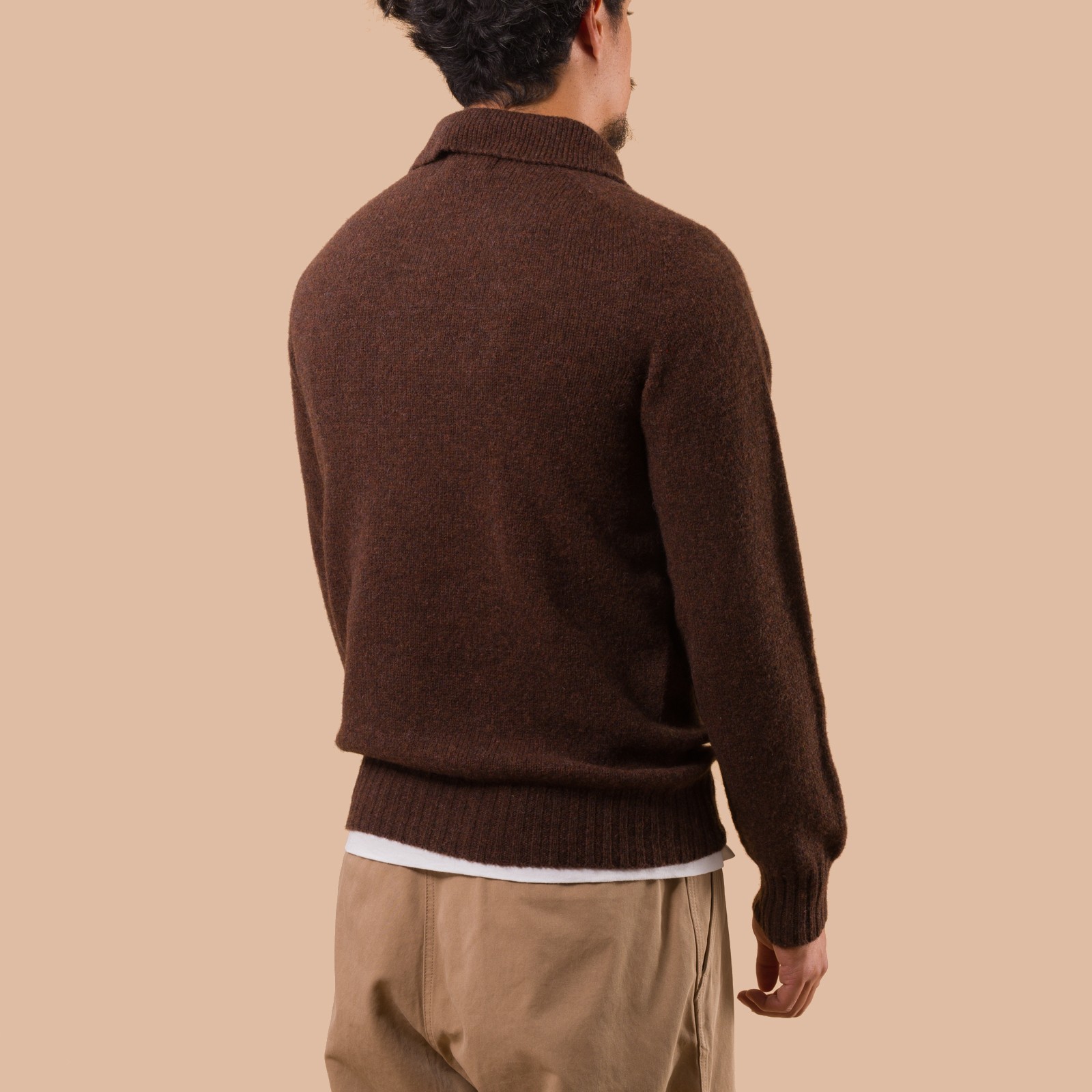 flaneurs pull HARLEY OF SCOTLAND Eton Supersoft Wool 3 Button Polo Neck Marron back
