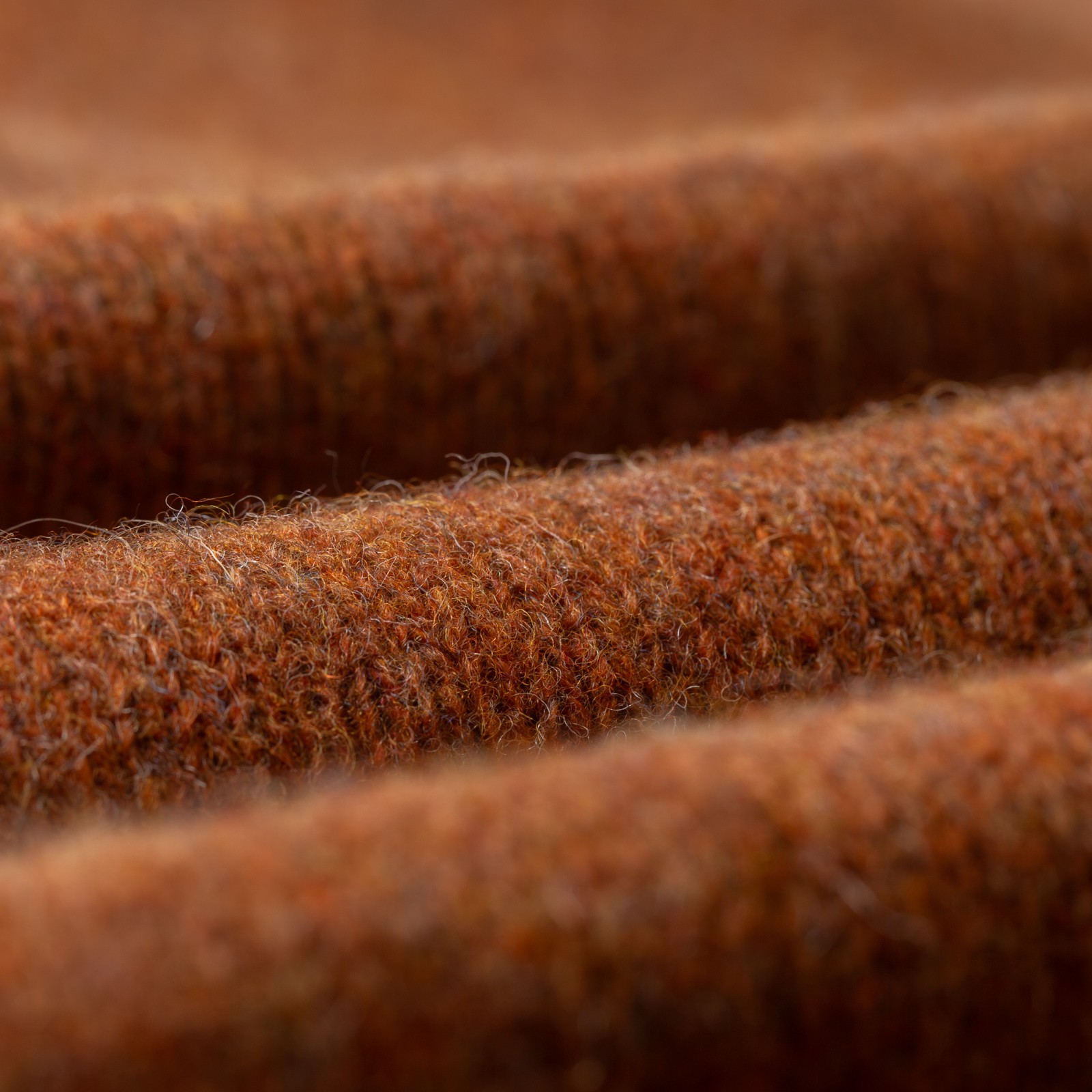 detail HARLEY OF SCOTLAND  Eton Supersoft Wool 3 Button Polo Neck Whisky (1)