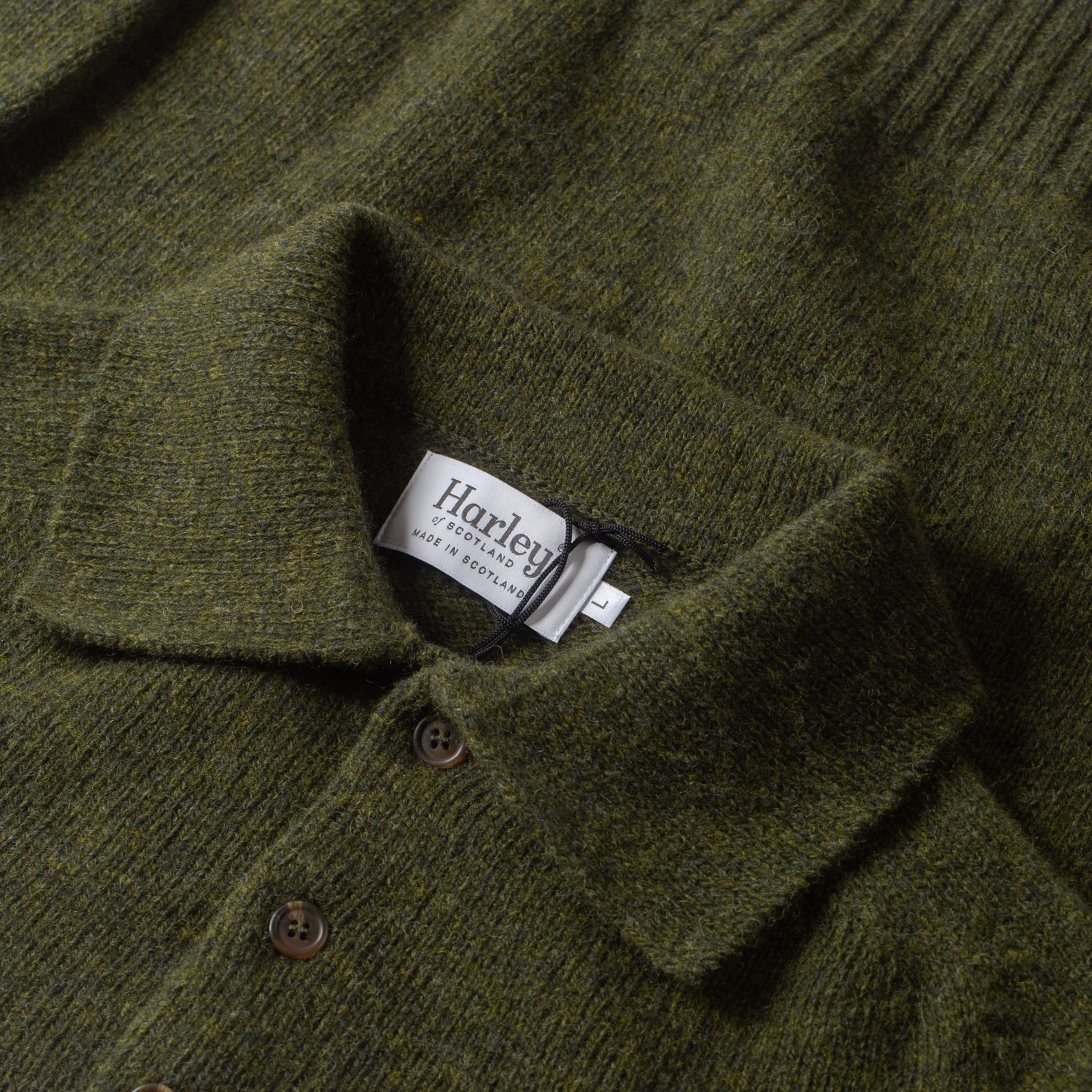detail HARLEY OF SCOTLAND  Eton Supersoft Wool 3 Button Polo Neck Scots Pine (2)