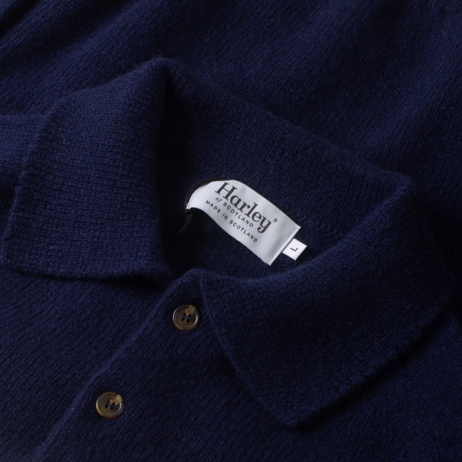 detail HARLEY OF SCOTLAND  Eton Supersoft Wool 3 Button Polo Neck Navy (2)