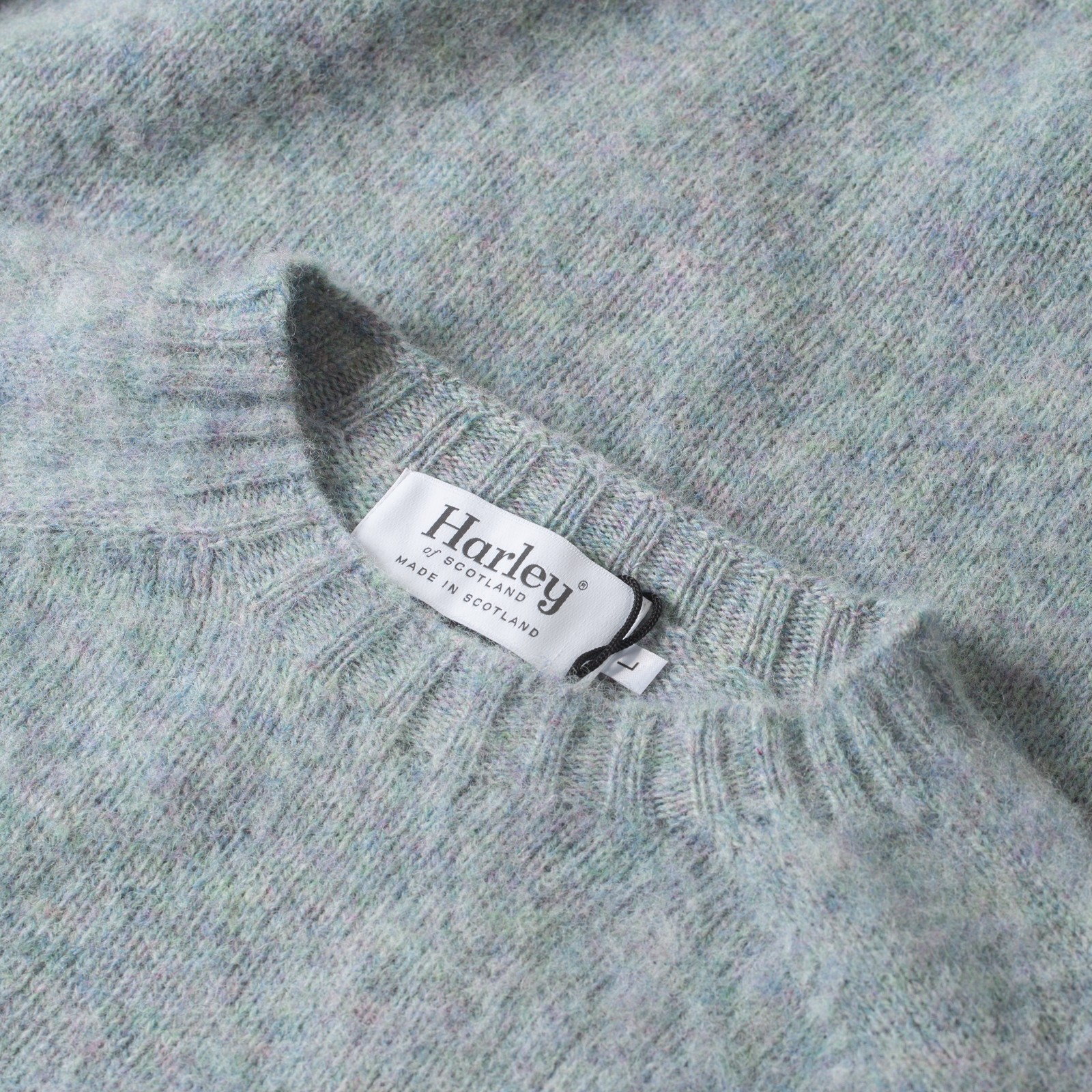 flaneurs pull HARLEY OF SCOTLAND Shaggy Crew Neck sea glass detail   (2)