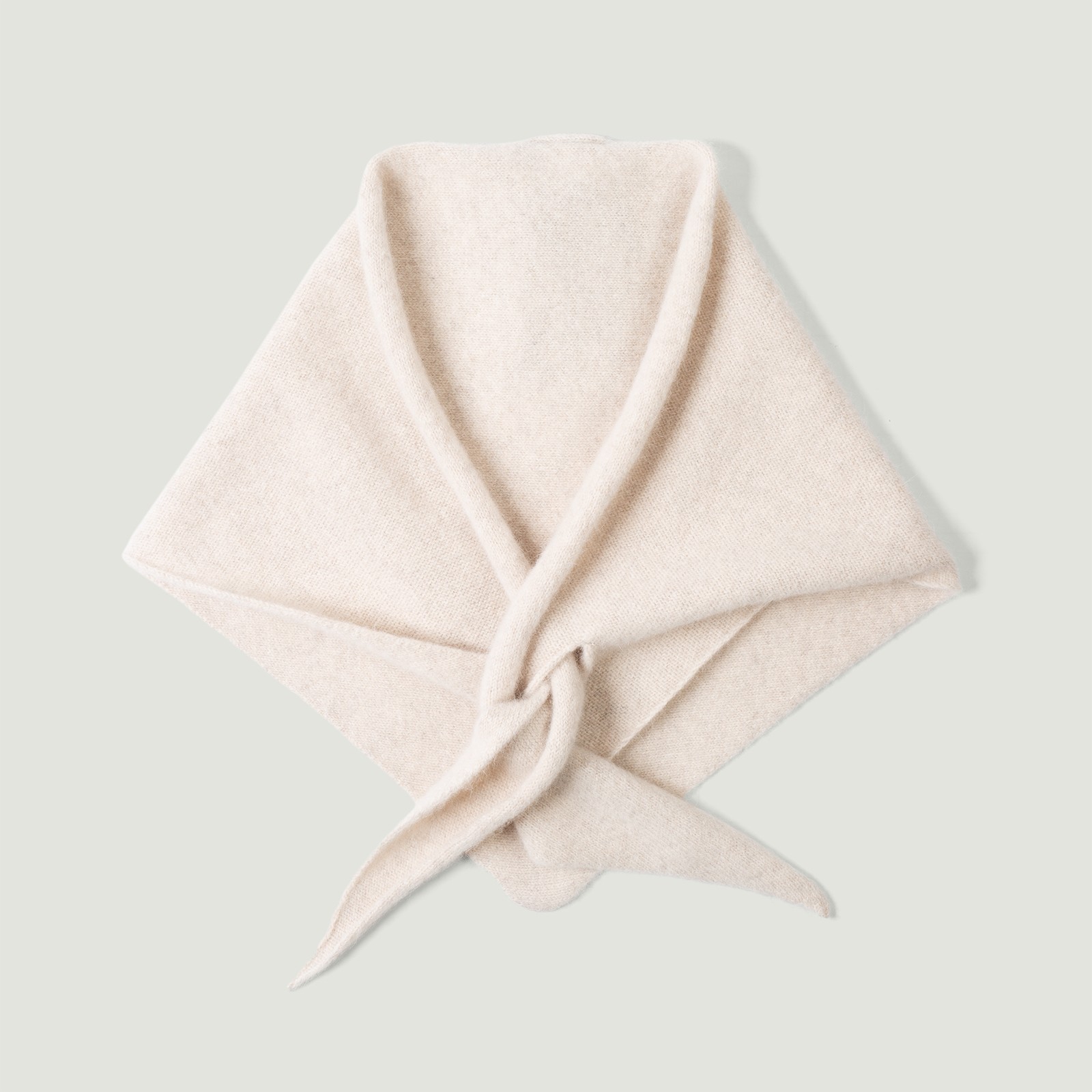 flaneurs Mackie bandana Ardmhor Triangle Hole Scarf natural vignette