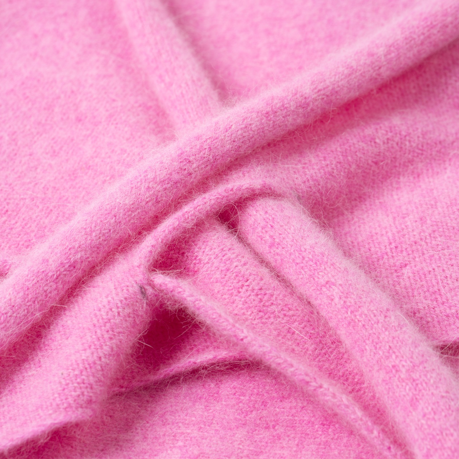 Ardmhor Triangle Hole Scarf Fondant