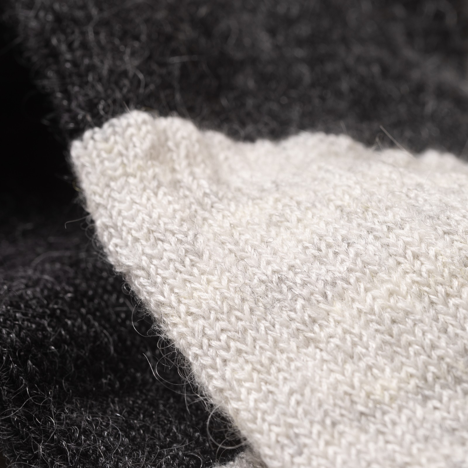 Image flâneurs NISHIGUCHI KUTSUSHITA / Mohair Wool Pile Socks Light Gray détail