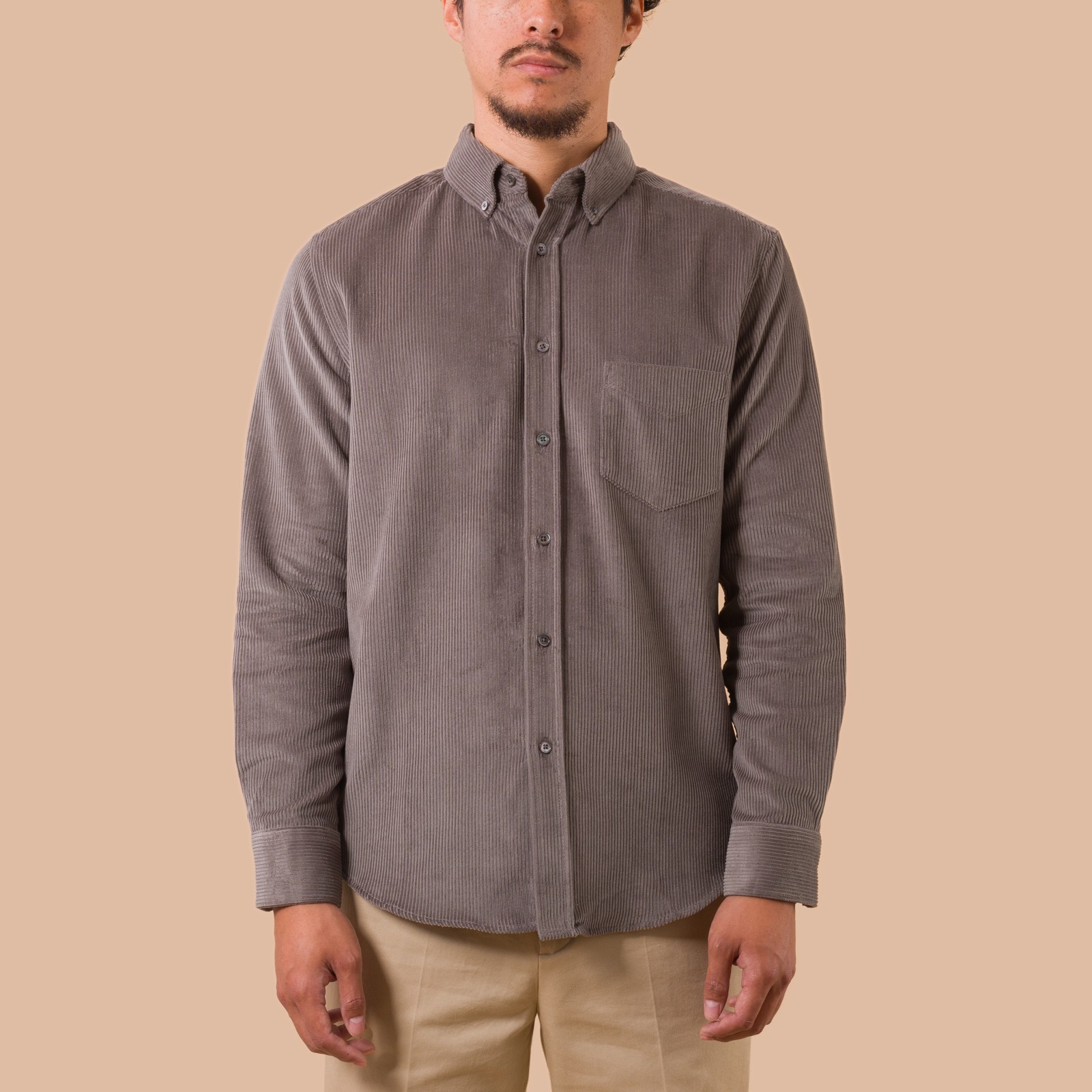 image PORTUGUESE-FLANNEL-flâneurs-chemise-velours-Lobo-Greyde face