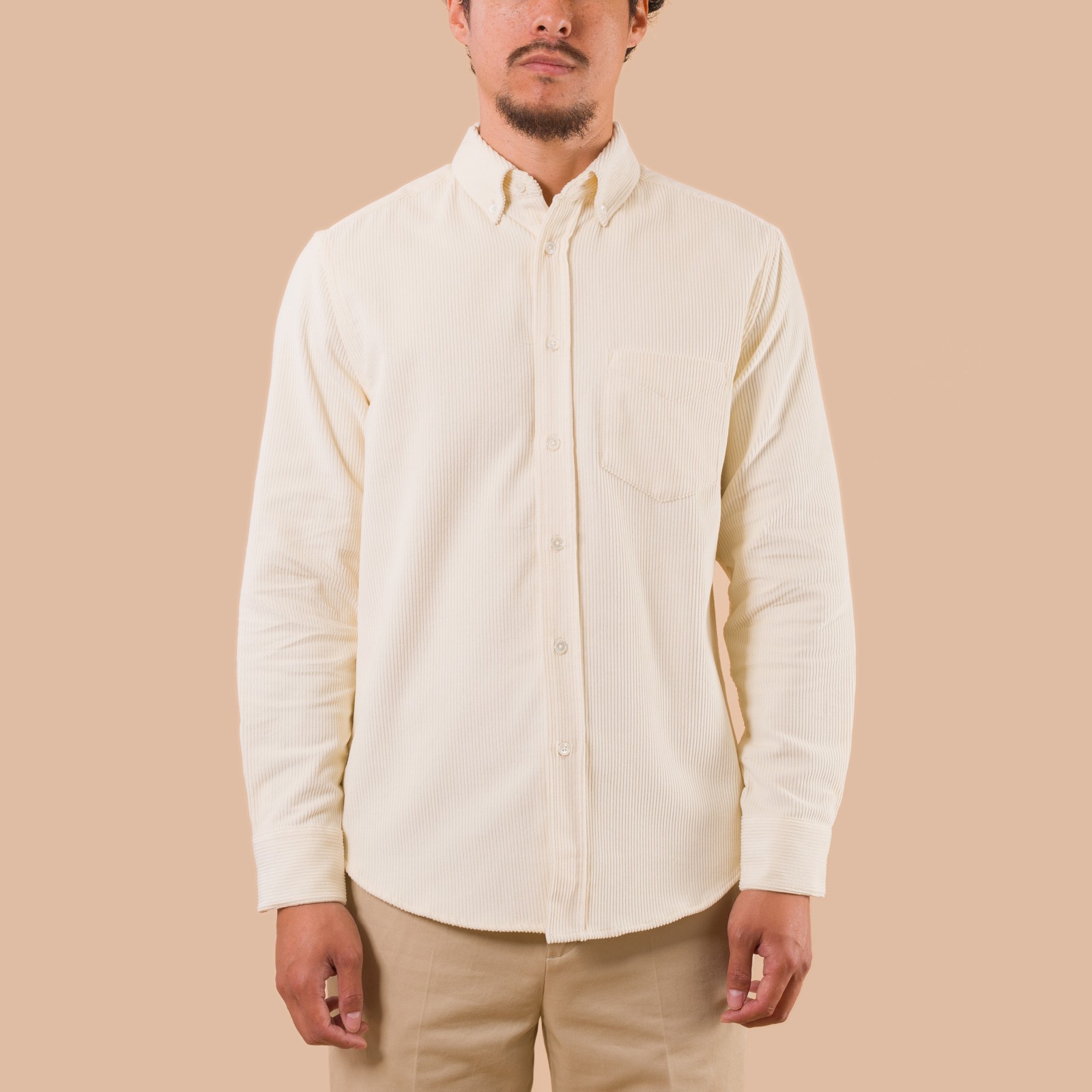 image PORTUGUESE-FLANNEL-flâneurs-chemise-velours-Lobo-light Ecru de face