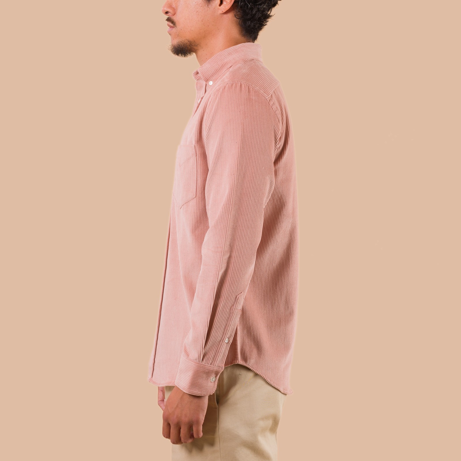image PORTUGUESE-FLANNEL-flâneurs-chemise-velours-Lobo-light Old Rose de profil