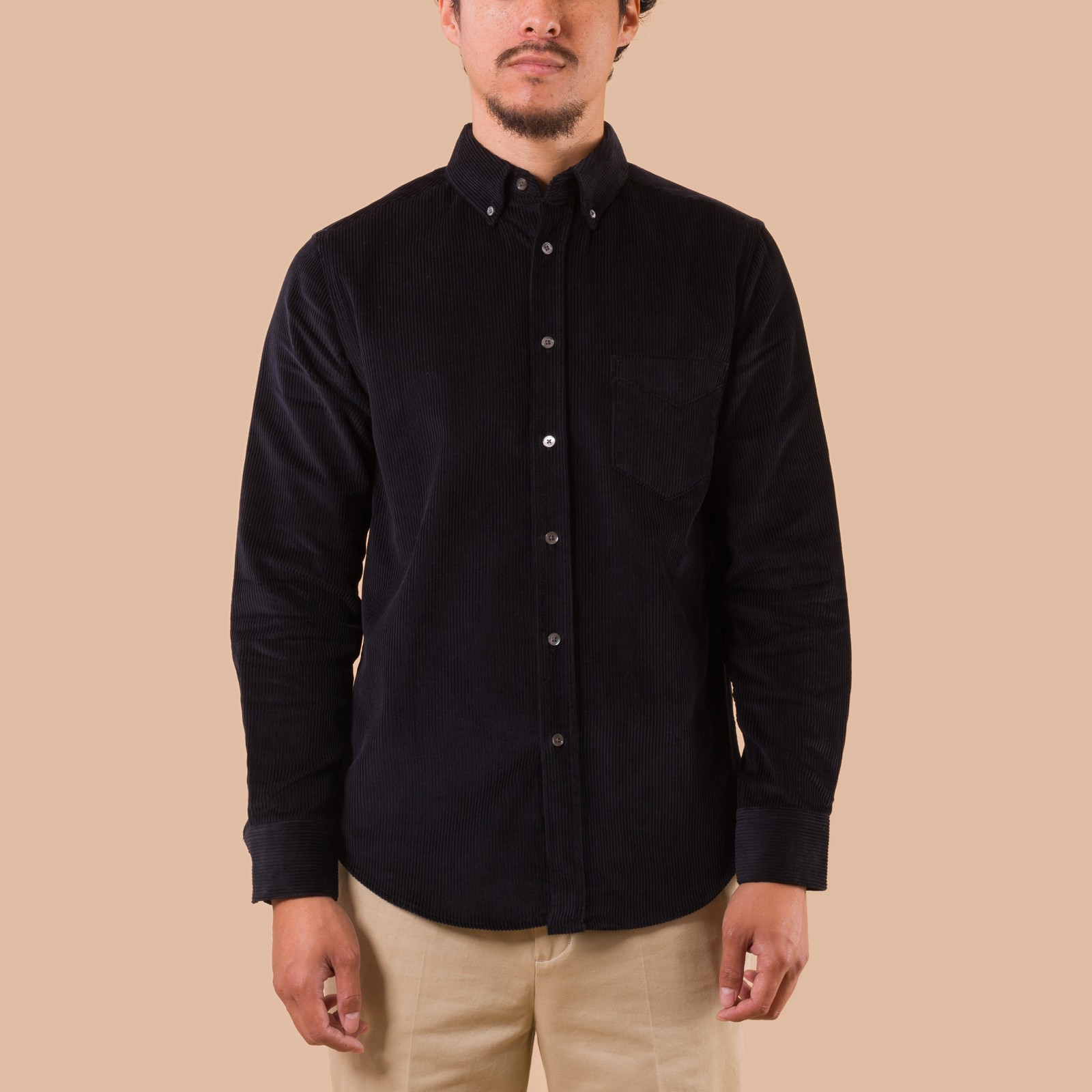 image PORTUGUESE-FLANNEL-flâneurs-chemise-velours-Lobo-light Black de face