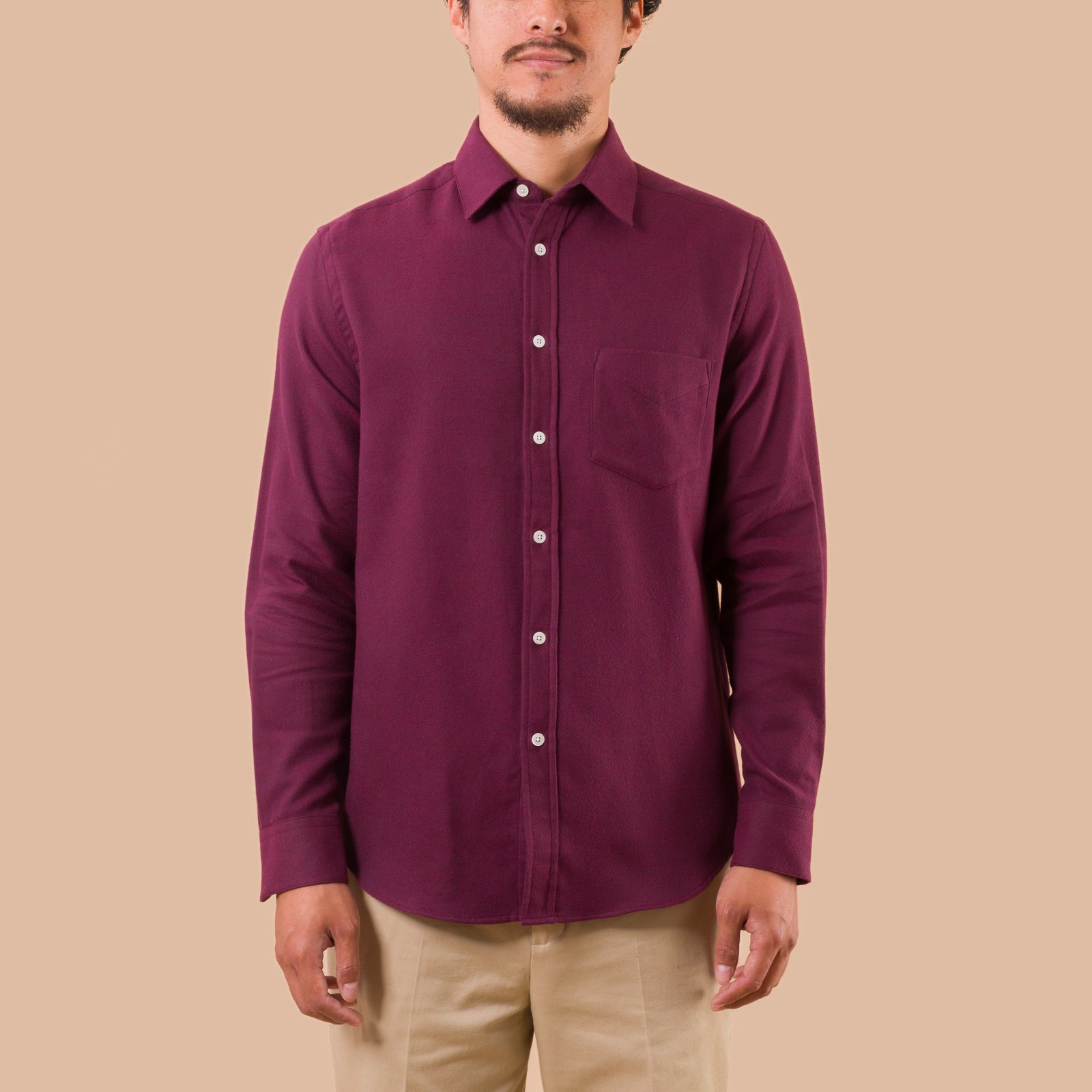 chemise-flâneurs-PORTUGUESE-FLANNEL-Teca-Shirt-Bordeaux-porté de face