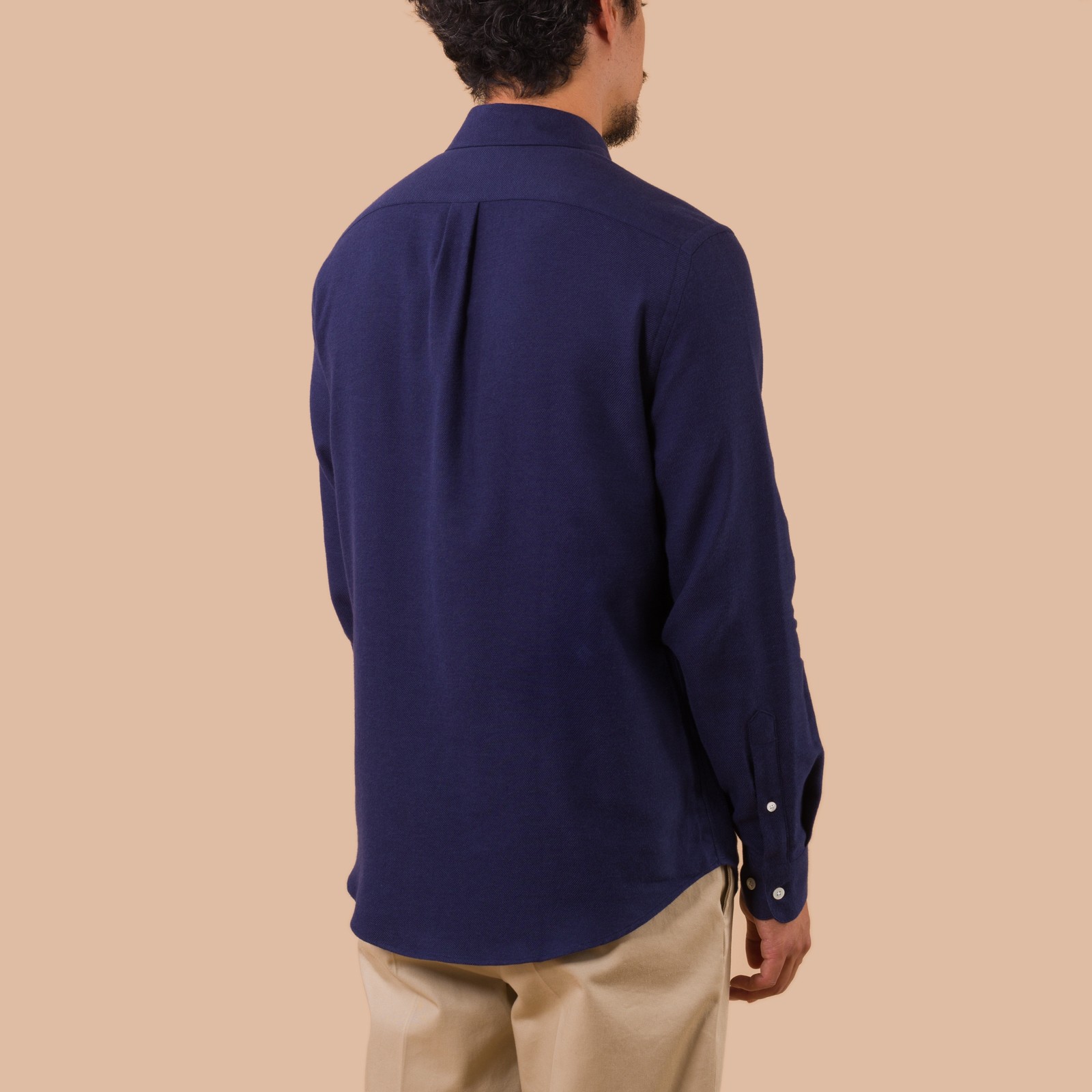 chemise-flâneurs-PORTUGUESE-FLANNEL-Teca-Shirt-Blue porté de dos