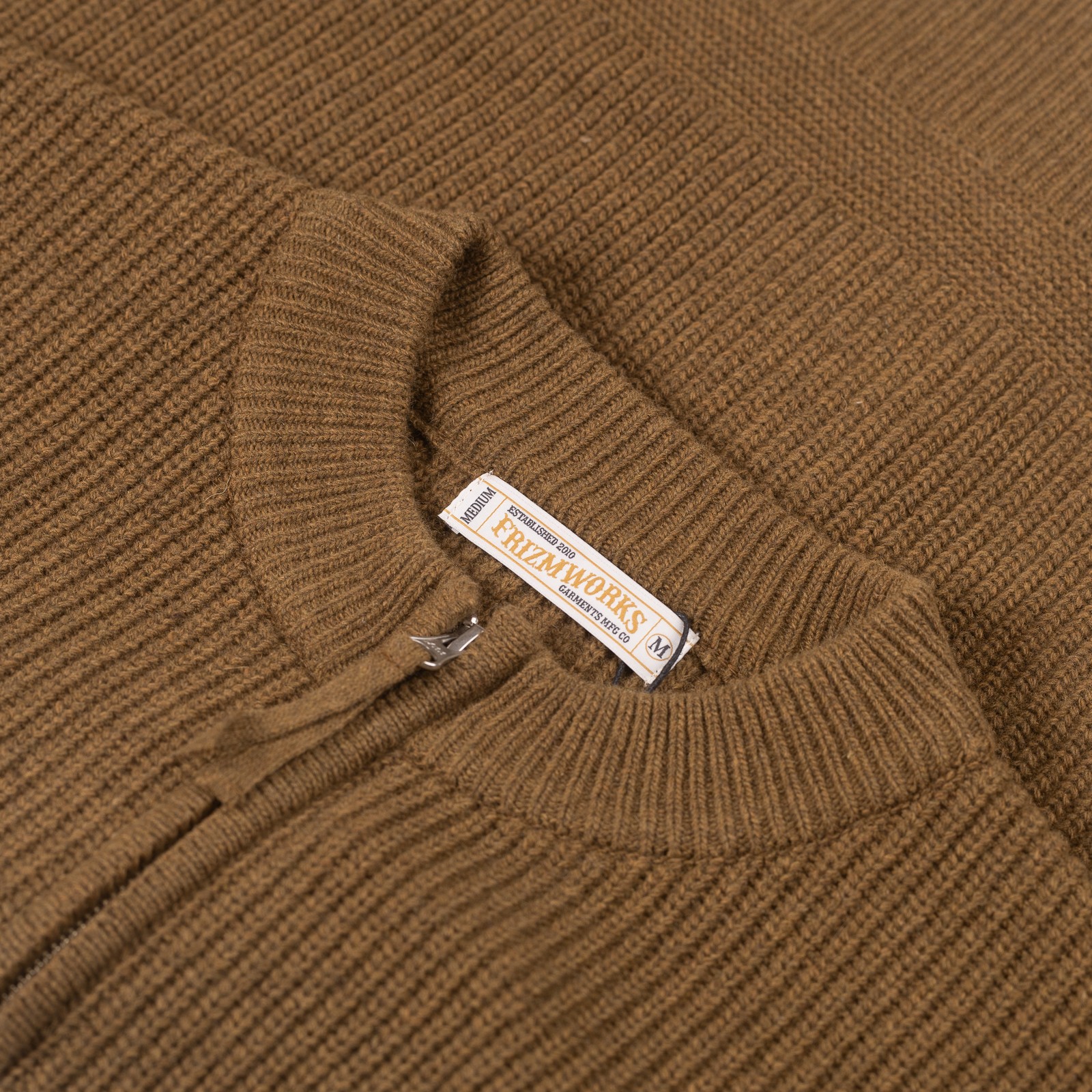 image flâneurs FRIZMWORKS / Wool Deck Zip Up Cardigan Cinnamon détail col