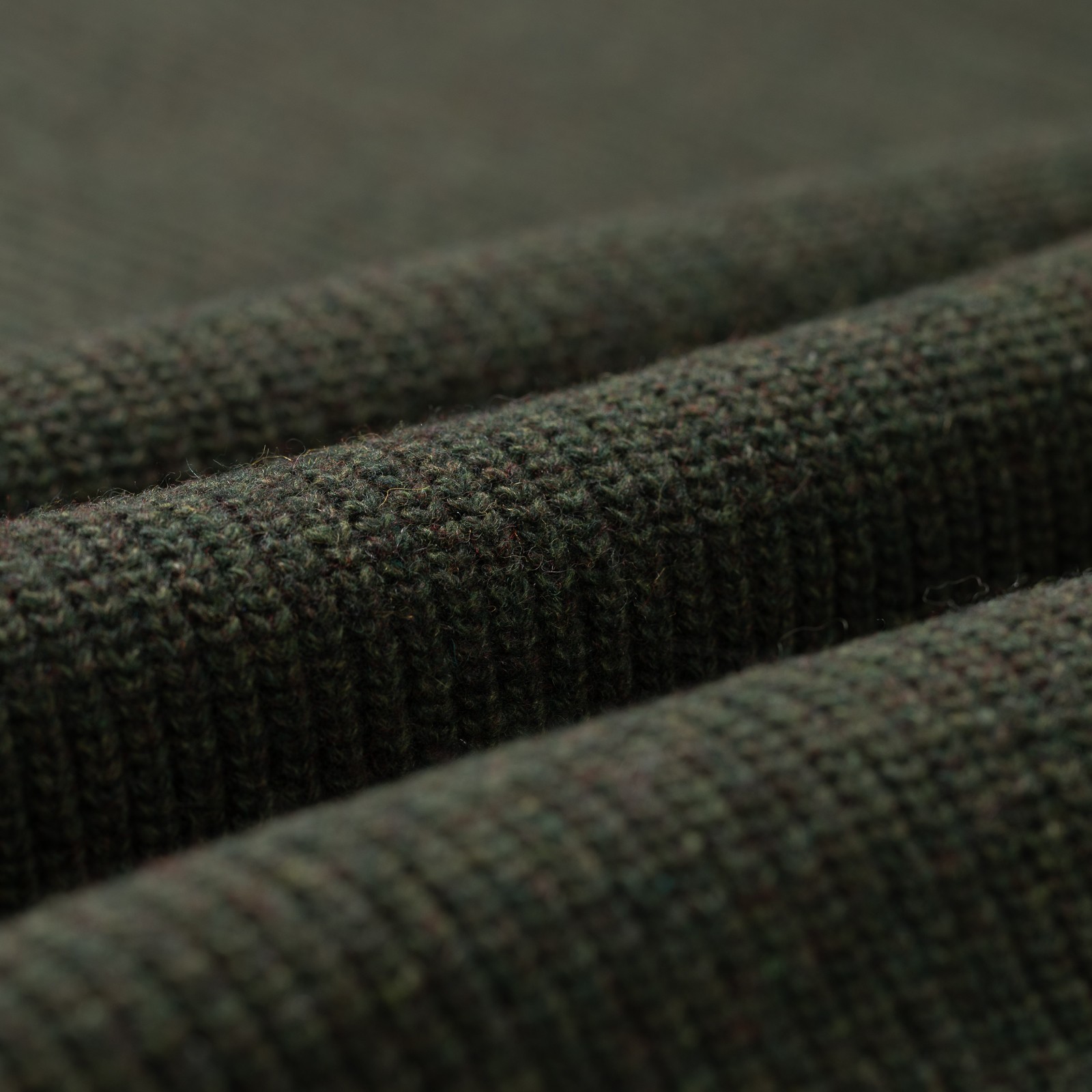 Image flâneurs FRIZMWORKS / Patch Round Pullover Knit Forest Green détail matière