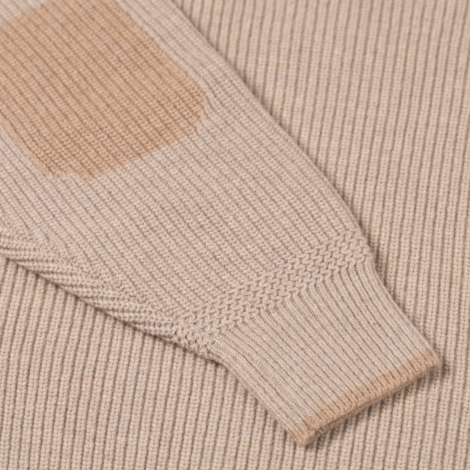 Image flâneurs FRIZMWORKS / Patch Round Pullover Knit Oatmeal détail manche