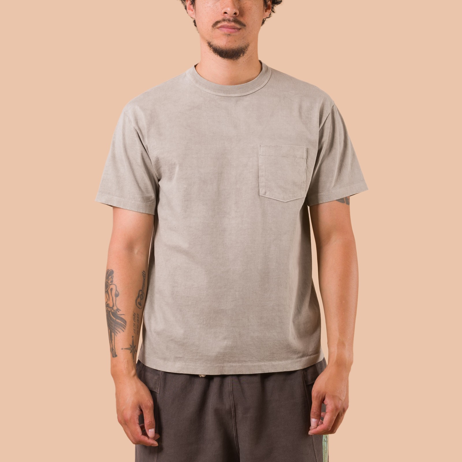 porté front flaneurs XX DEVELOPMENT SURE MFG 7,5oz Pocket SS Tee Loarel Oak