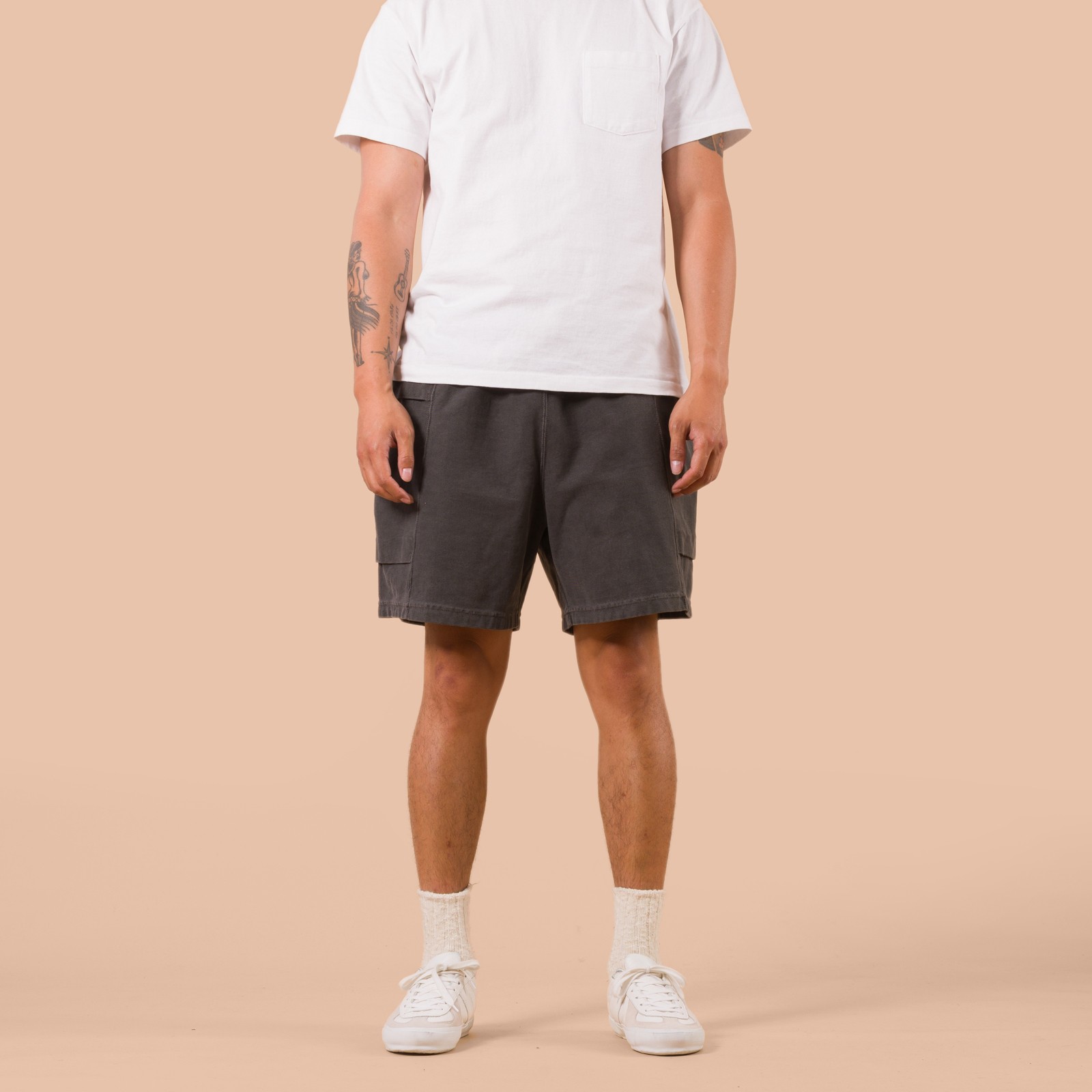 image porté front flaneurs XX DEVELOPMENT SURE MFG Super Tuck River Shorts black