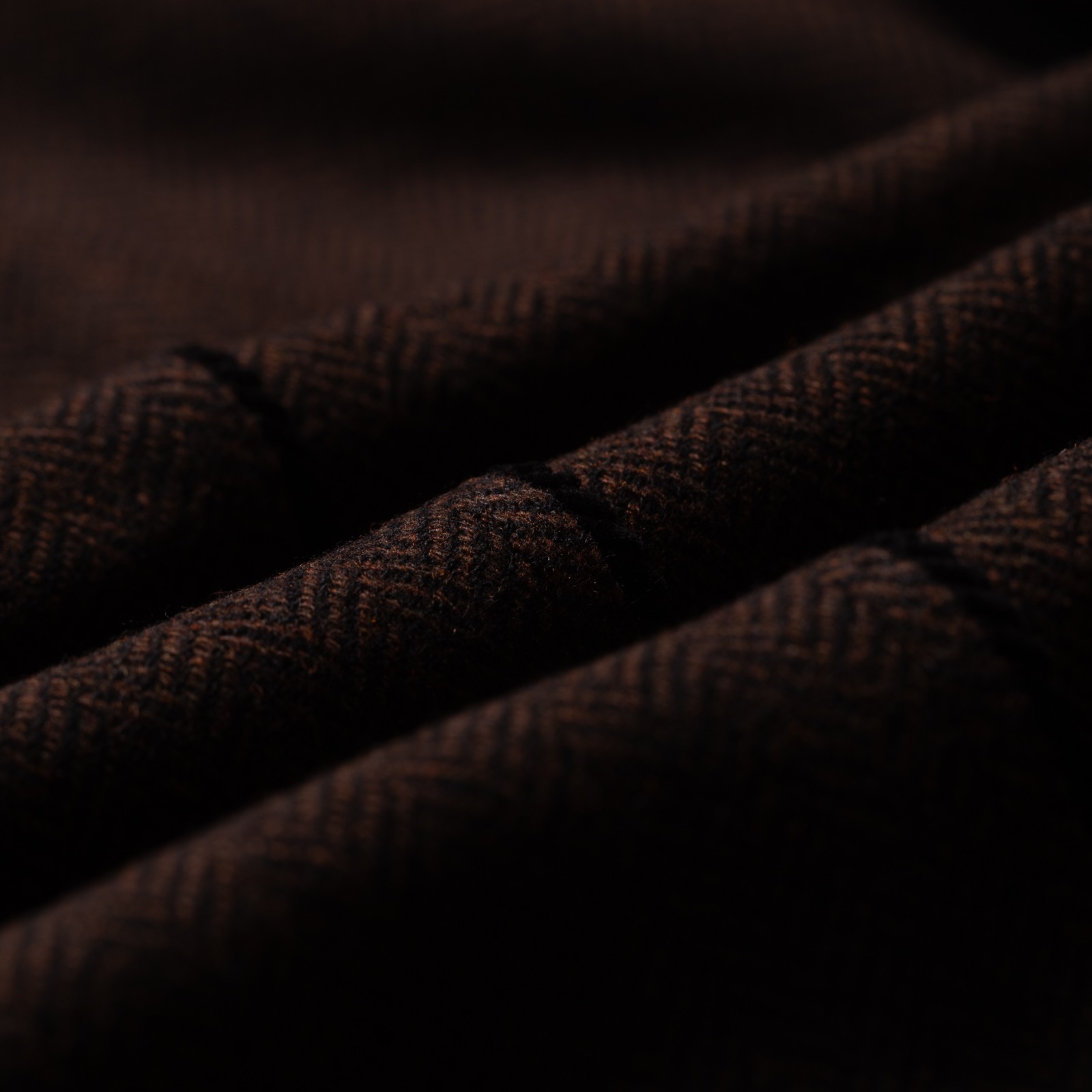 Image flâneurs FRIZMWORKS / Herringbone Wool Hunting Vest Chestnut Black détail matière