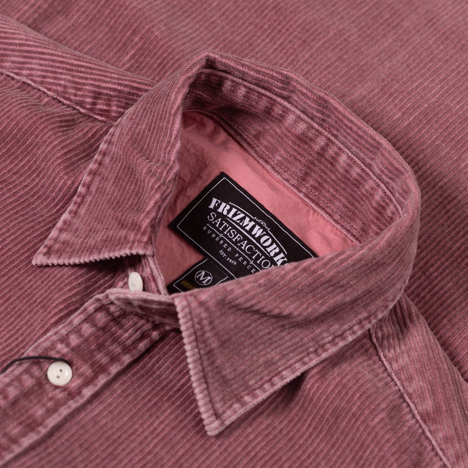 Image flâneurs FRIZMWORKS / Pigment 8W Corduroy Shirt Pink détail col