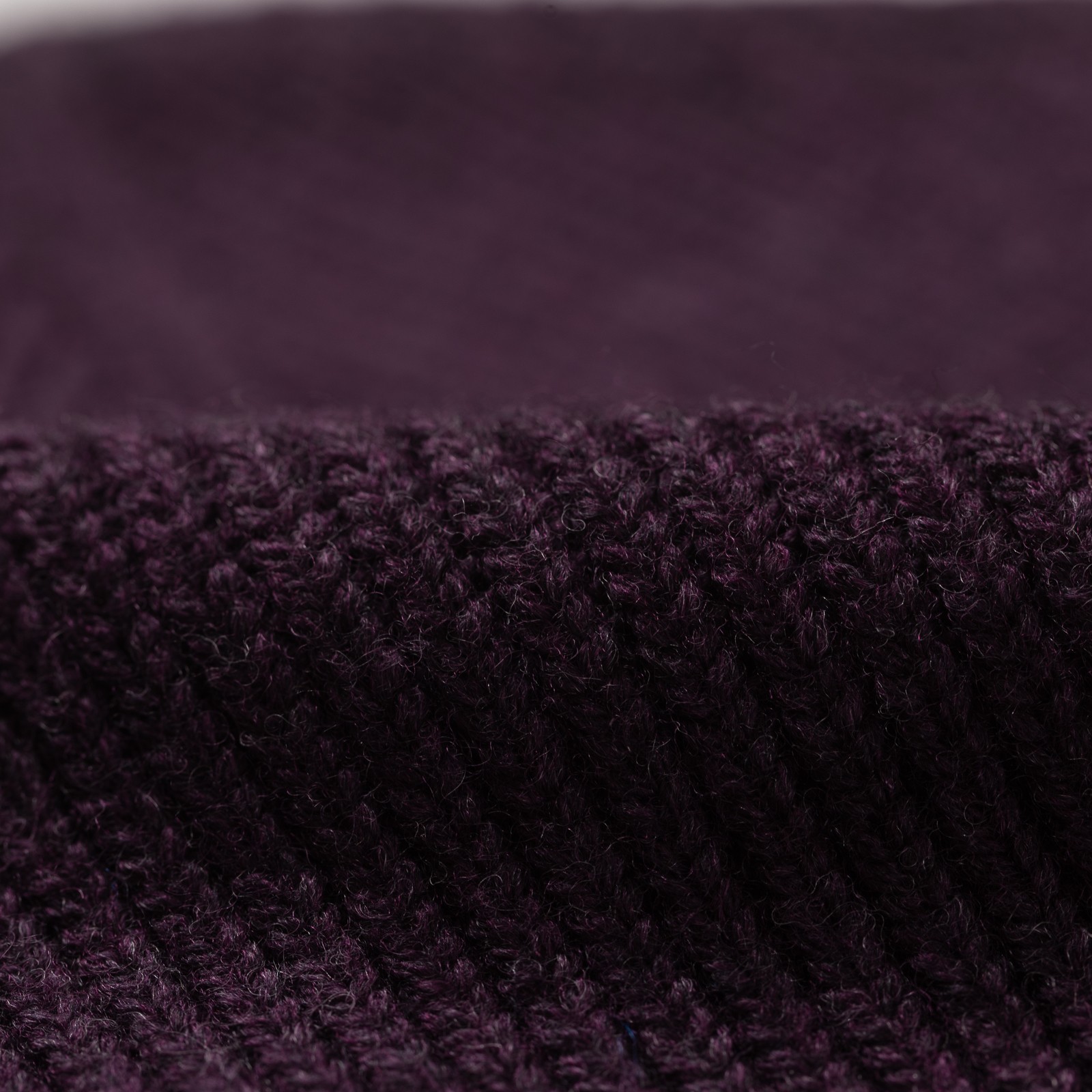 Image flâneurs NITTO KNITWEAR / Bonnet Ara Prune détail matière