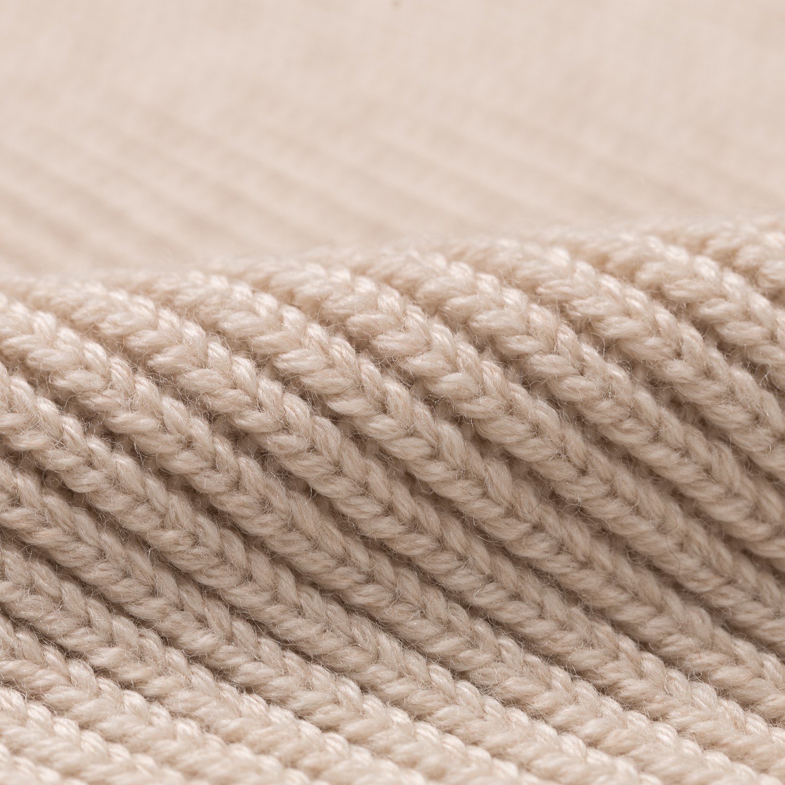 Image flâneurs NITTO KNITWEAR / Bonnet Ara Naturel détail matière