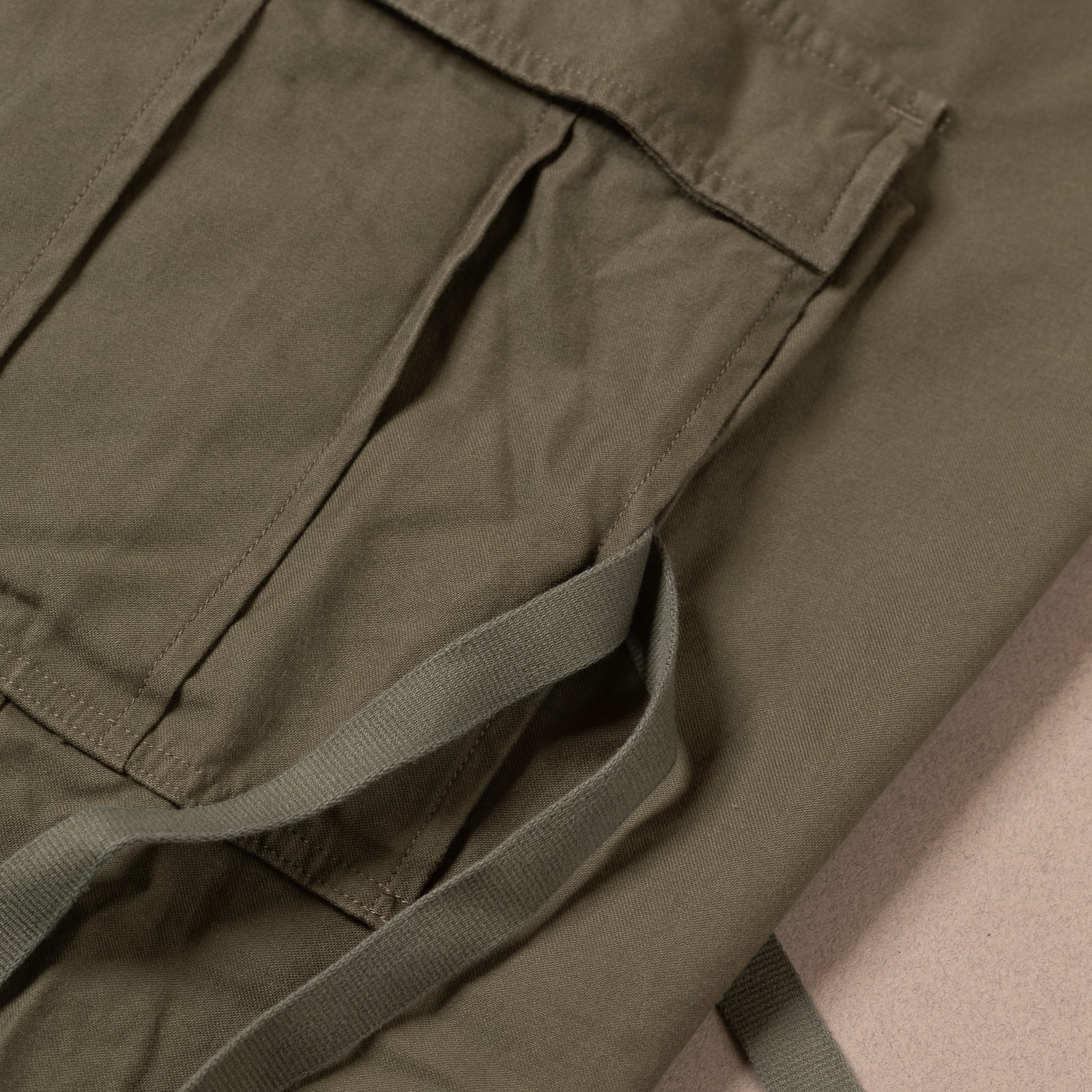 Image Flâneurs NIGEL CABOURN / Army Cargo Pant Dark Green détail cordon