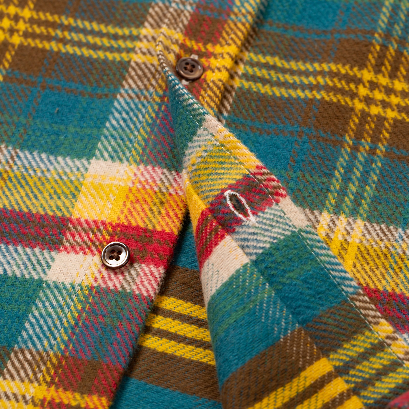 detail flaneurs Portuguese Flannel Fasema Shirt (3)