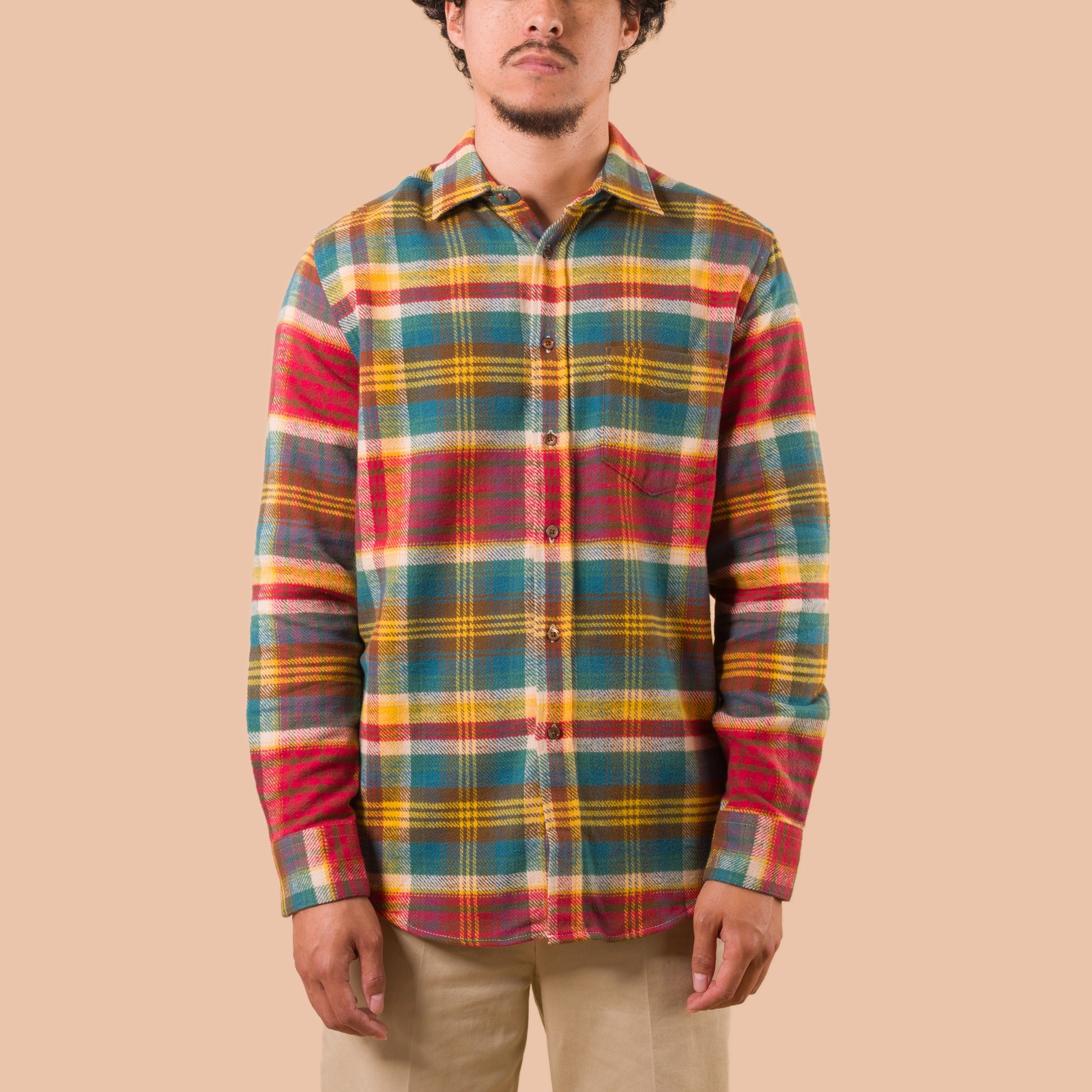 vignette flaneurs Portuguese Flannel Fasema Shirt worn front