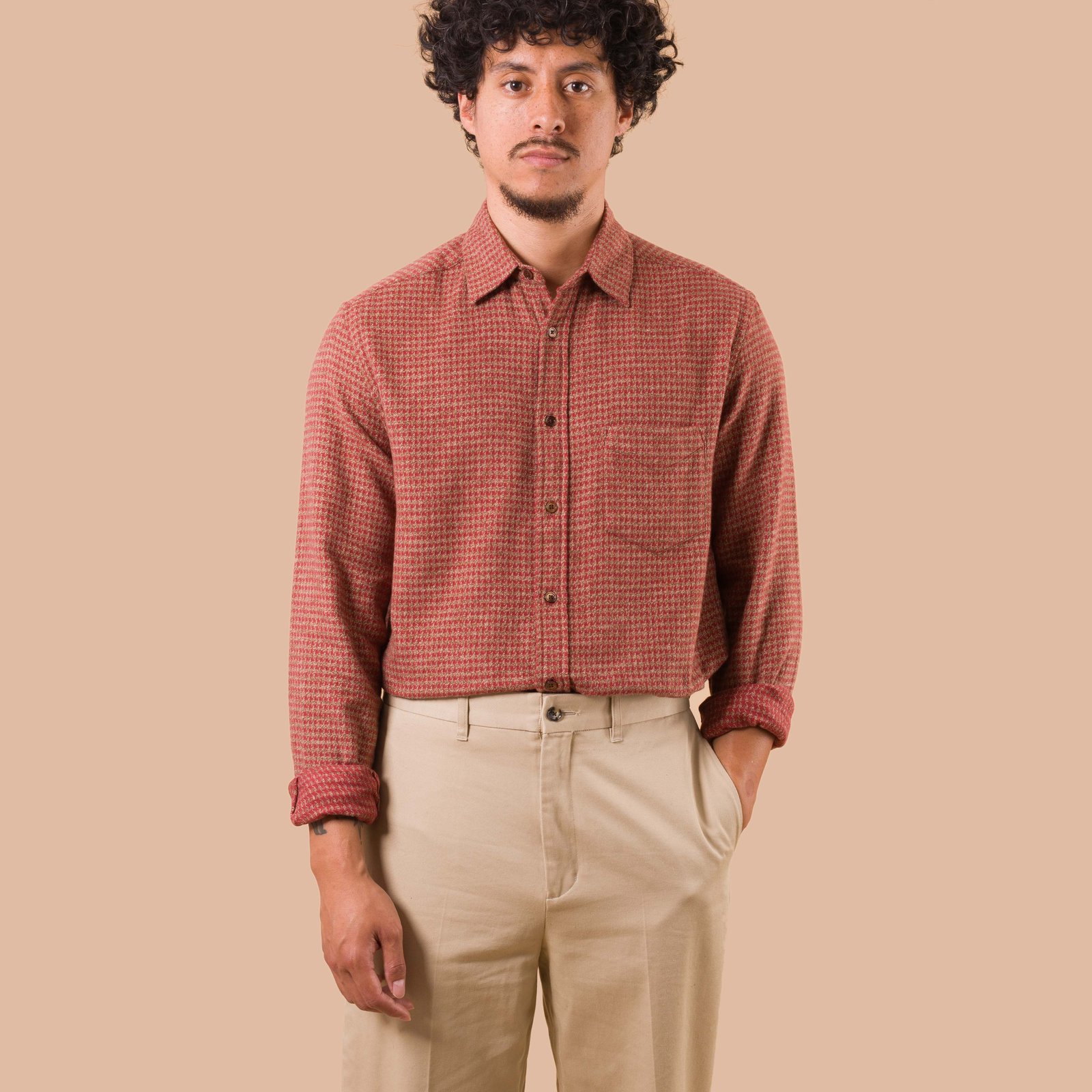 vignette flaneurs Portuguese Flannel Abstract Shirt Clay worn front inside