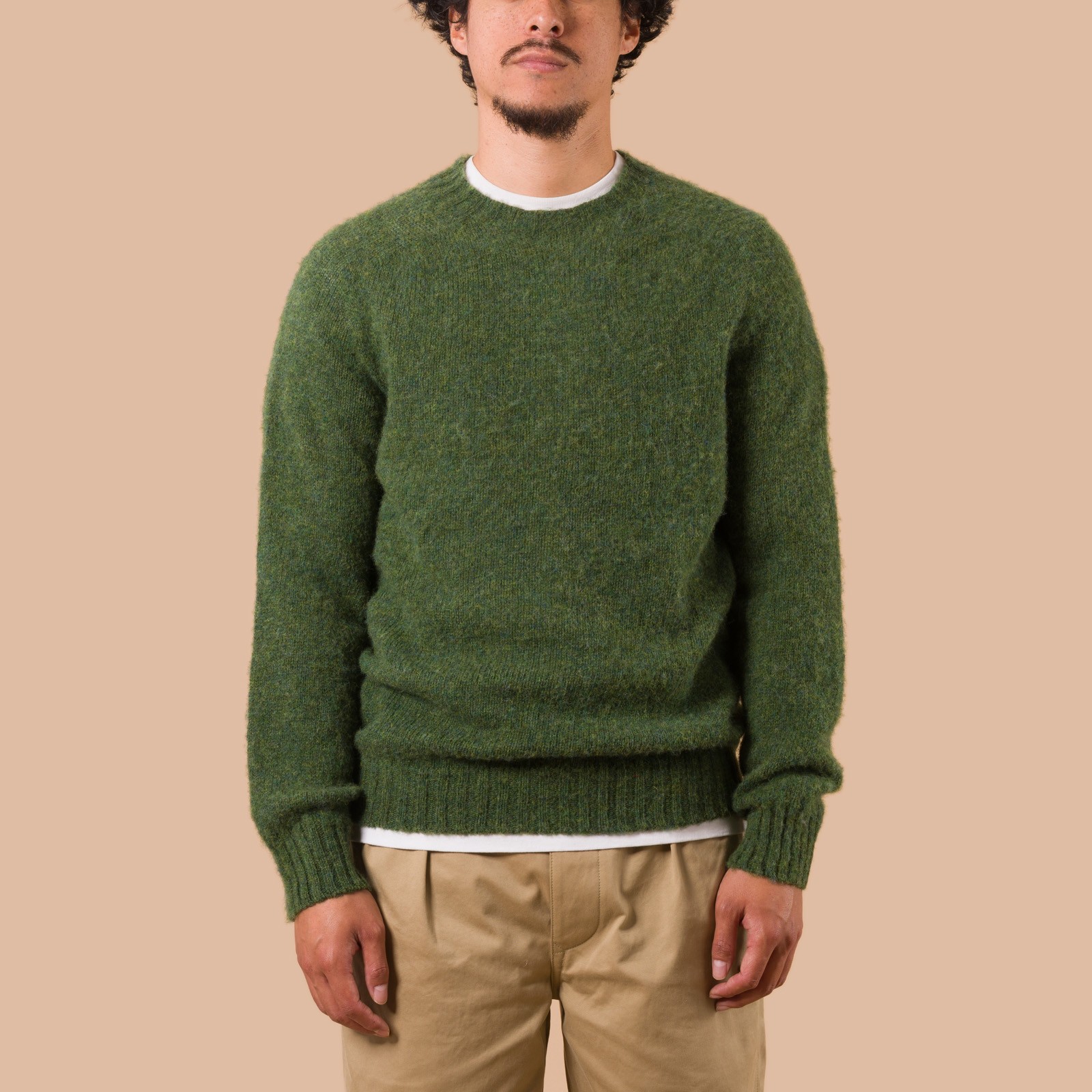 Vignettes Flaneurs Knitwear Shaggy Crew Neck Sweater Greenfinch worn front