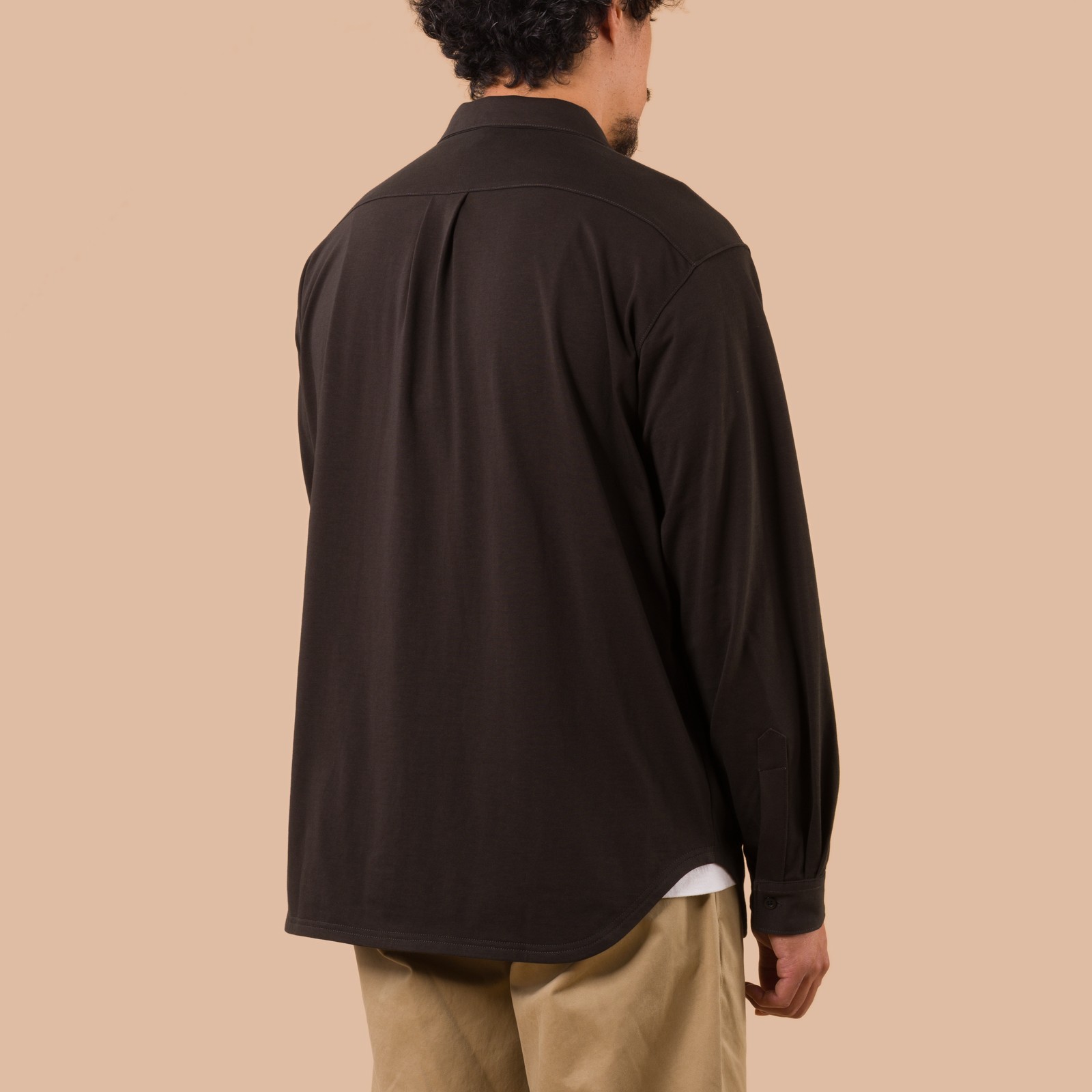 flaneurs JACKMAN Grace Lead-Off LS Shirt Ink Black worn back