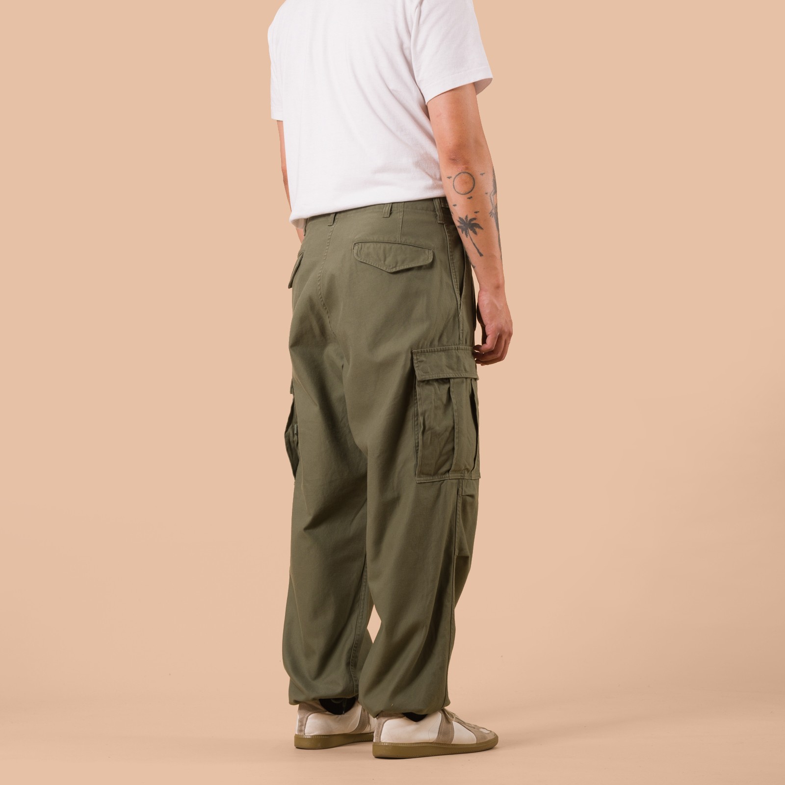 flaneurs NIGEL CABOURN Army Cargo Pant Dark Green worn back