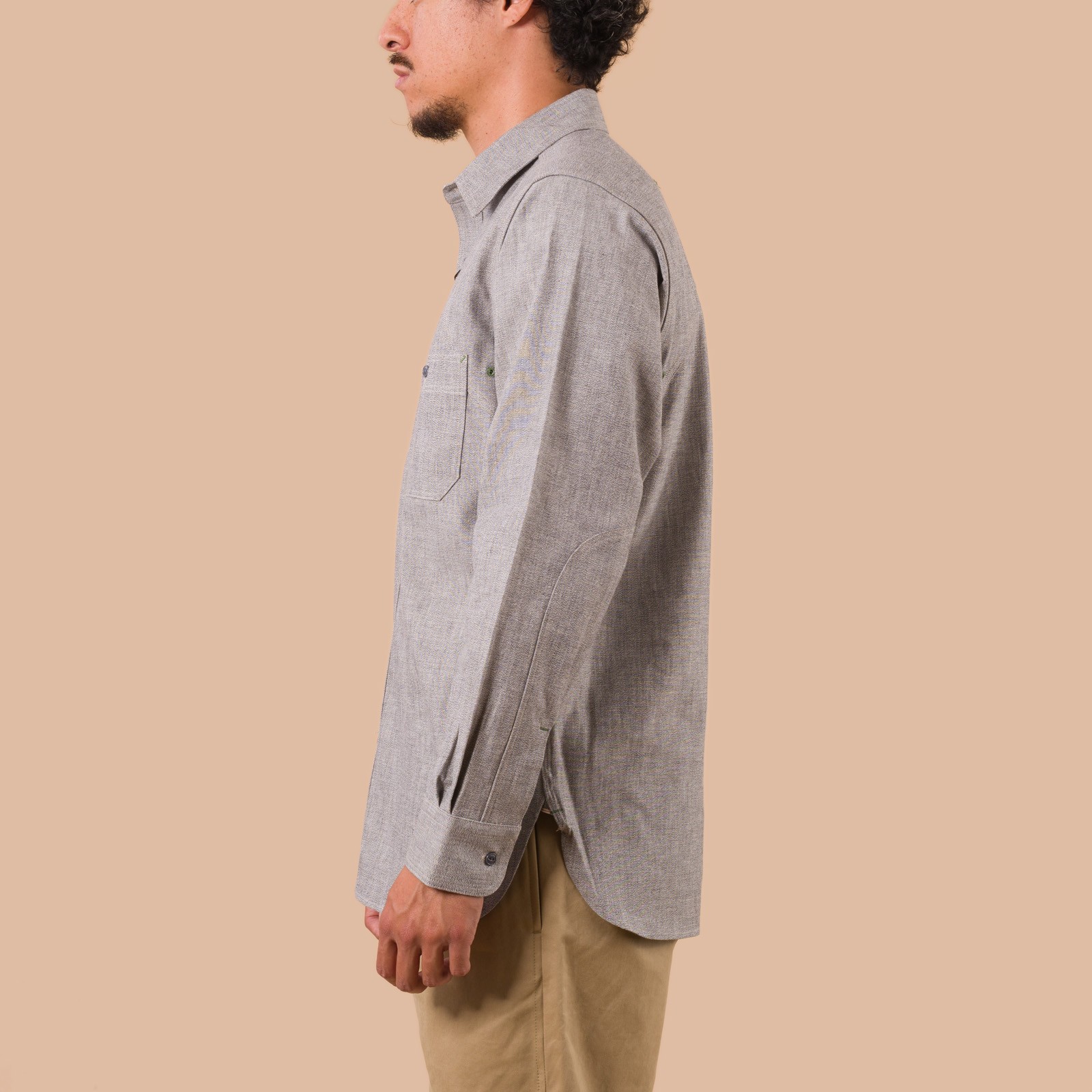 flaneurs NIGEL CABOURN Medical Shirt S&P Light Grey worn side
