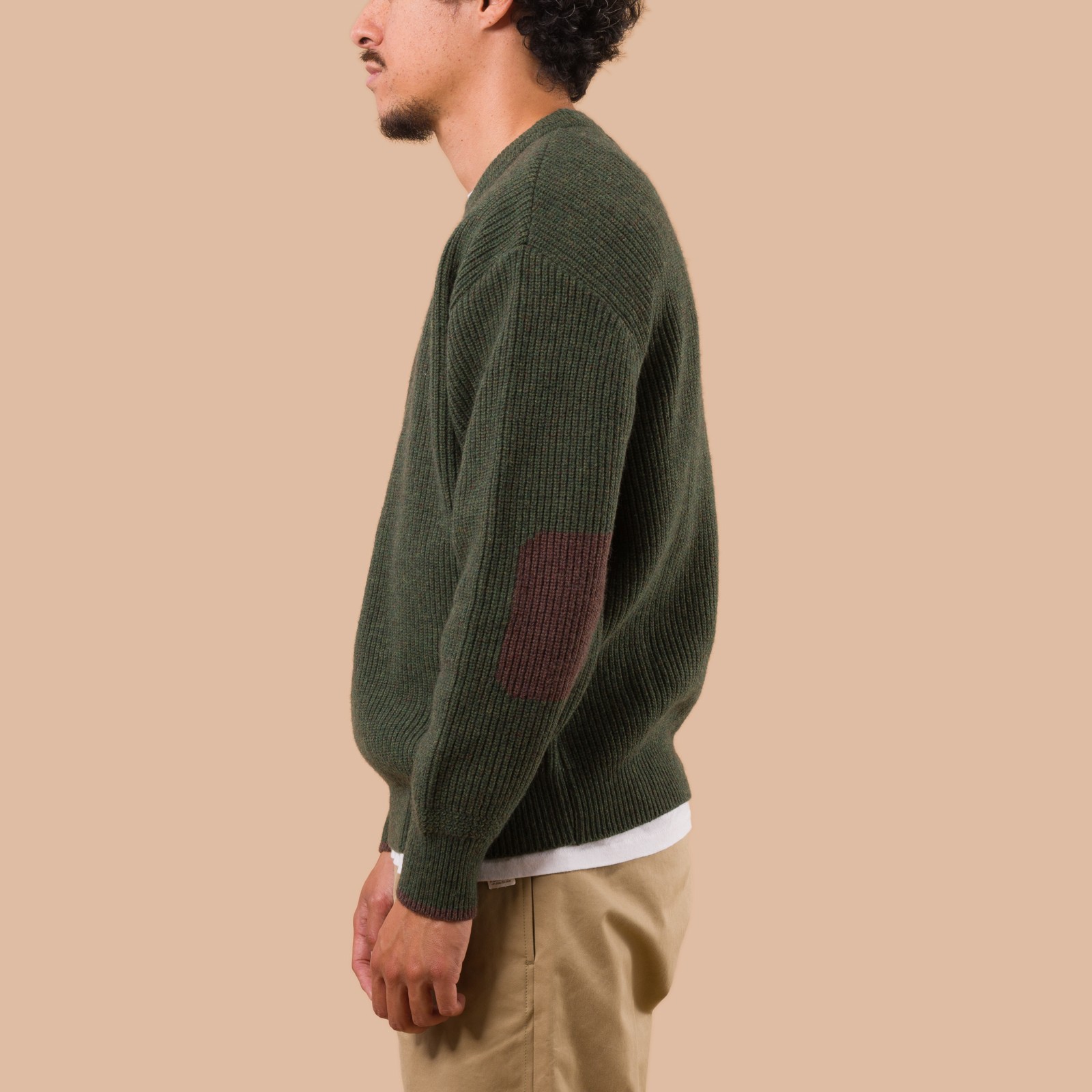 flaneurs Frizmworks Patch Round Pullover Knit Forest Green worn side